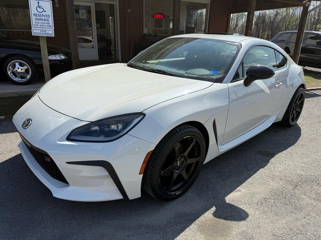 View vehicle photo 2