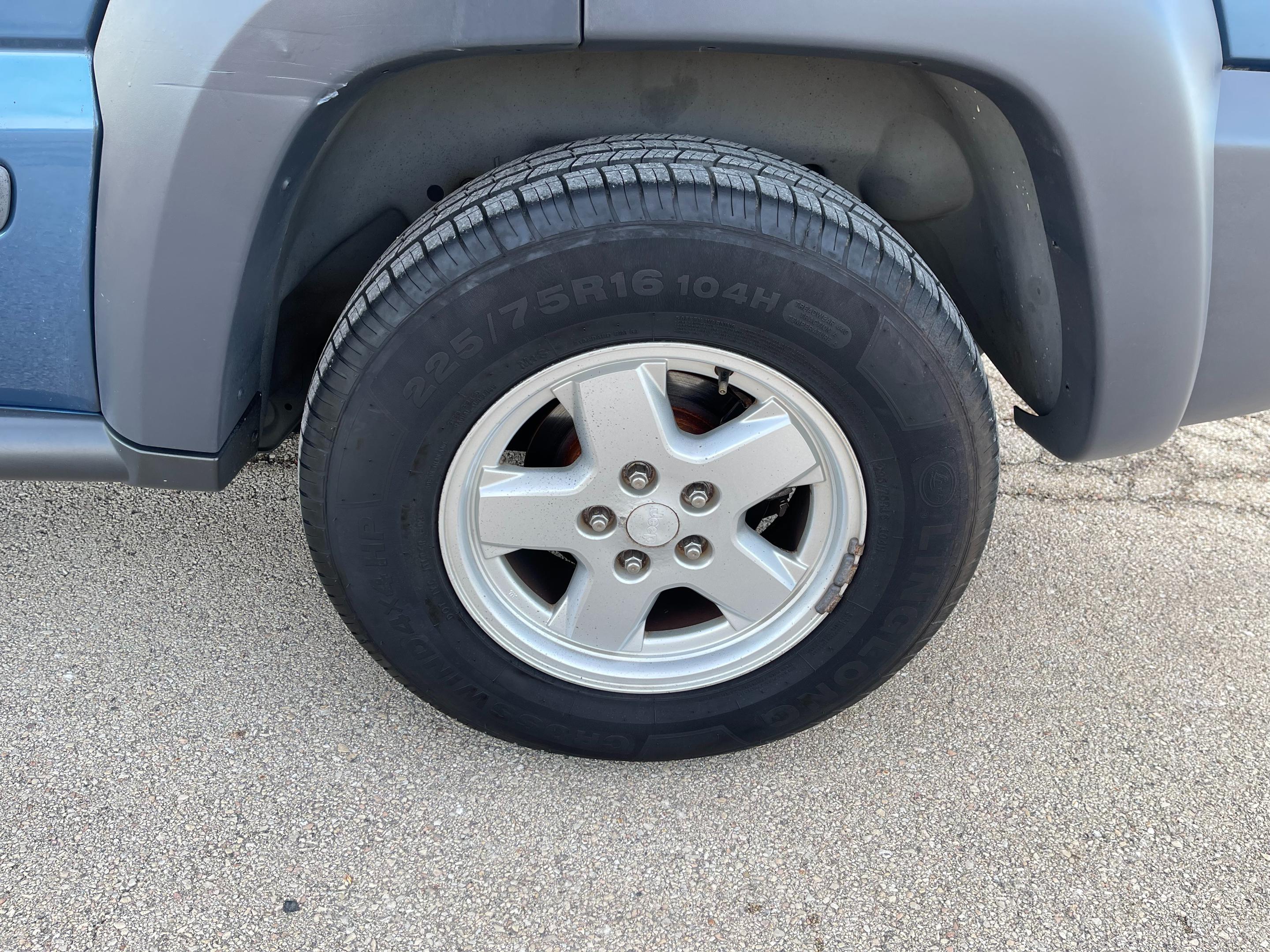 2005 JEEP LIBERTY - Image 36