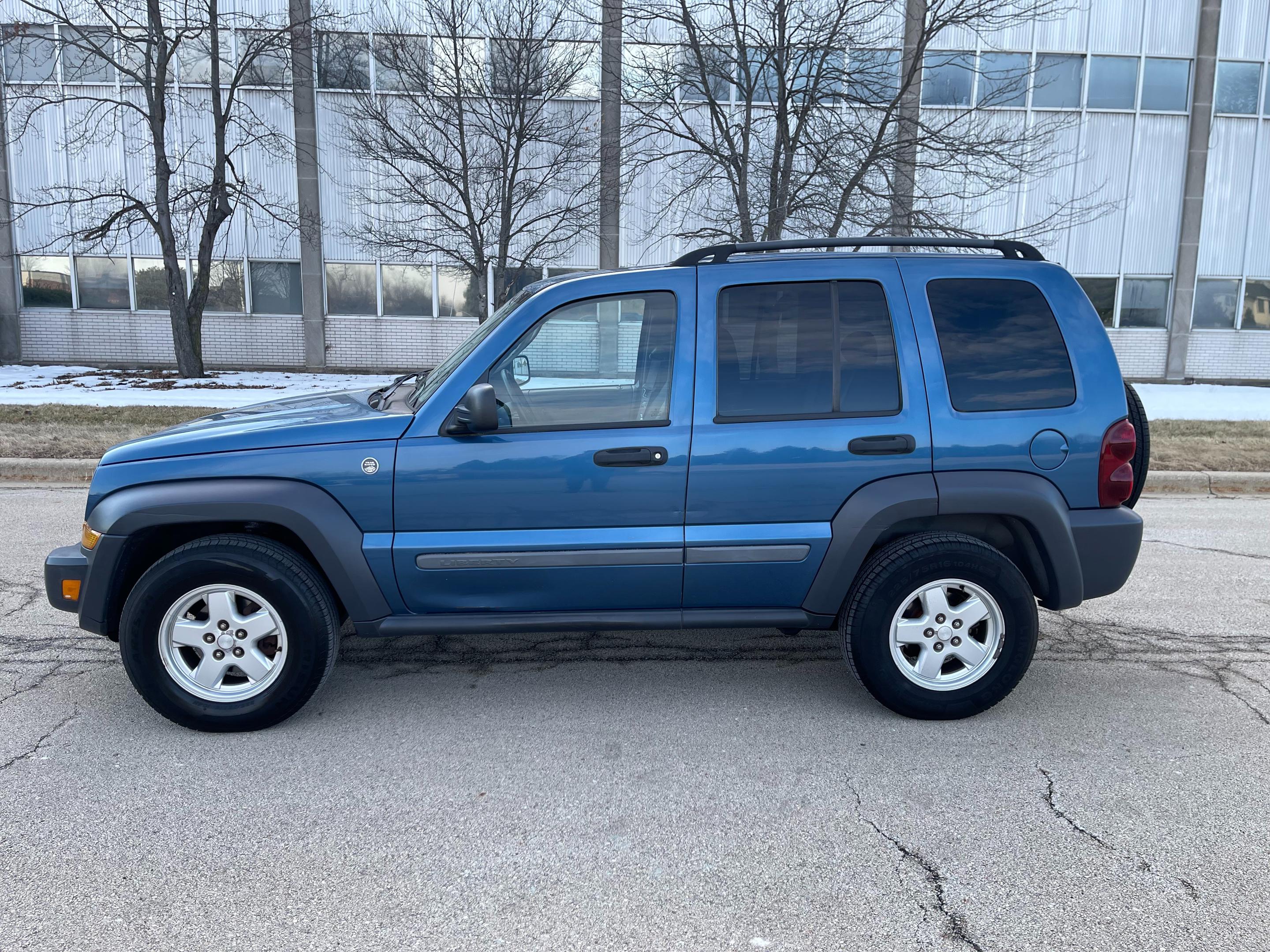 2005 JEEP LIBERTY - Image 26