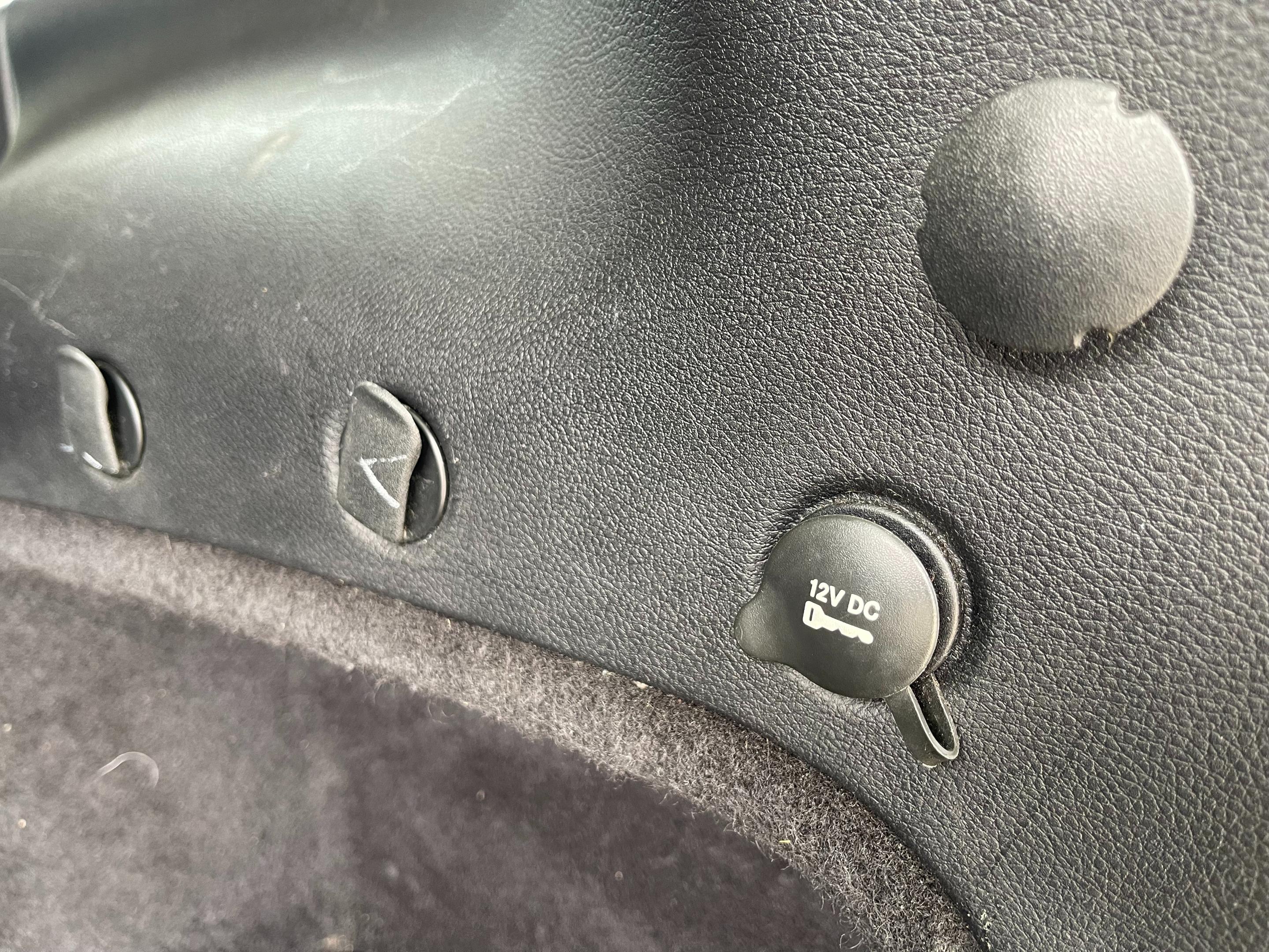 2011 JEEP GRAND CHEROKEE - Image 16