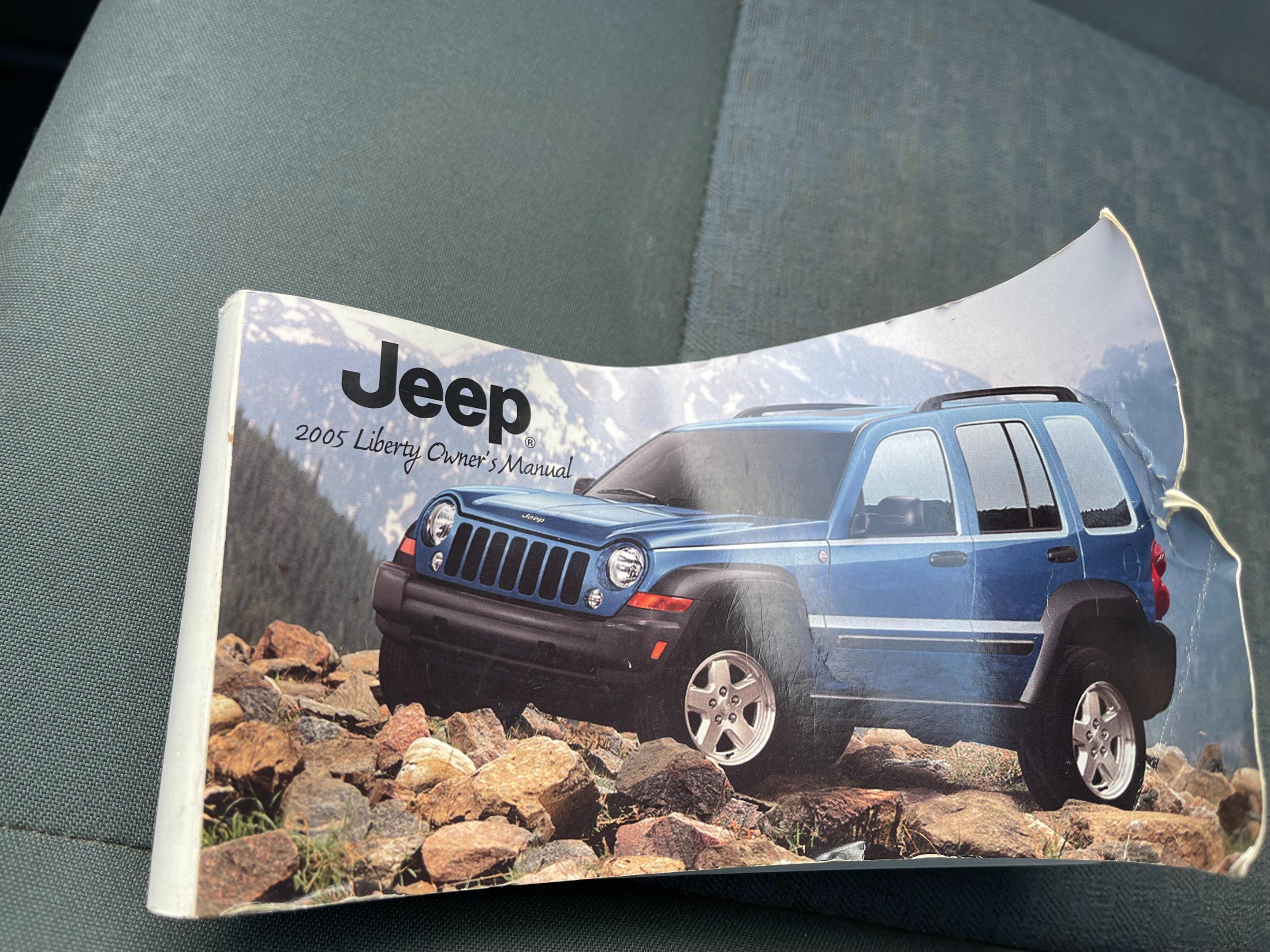 2005 JEEP LIBERTY - Image 23