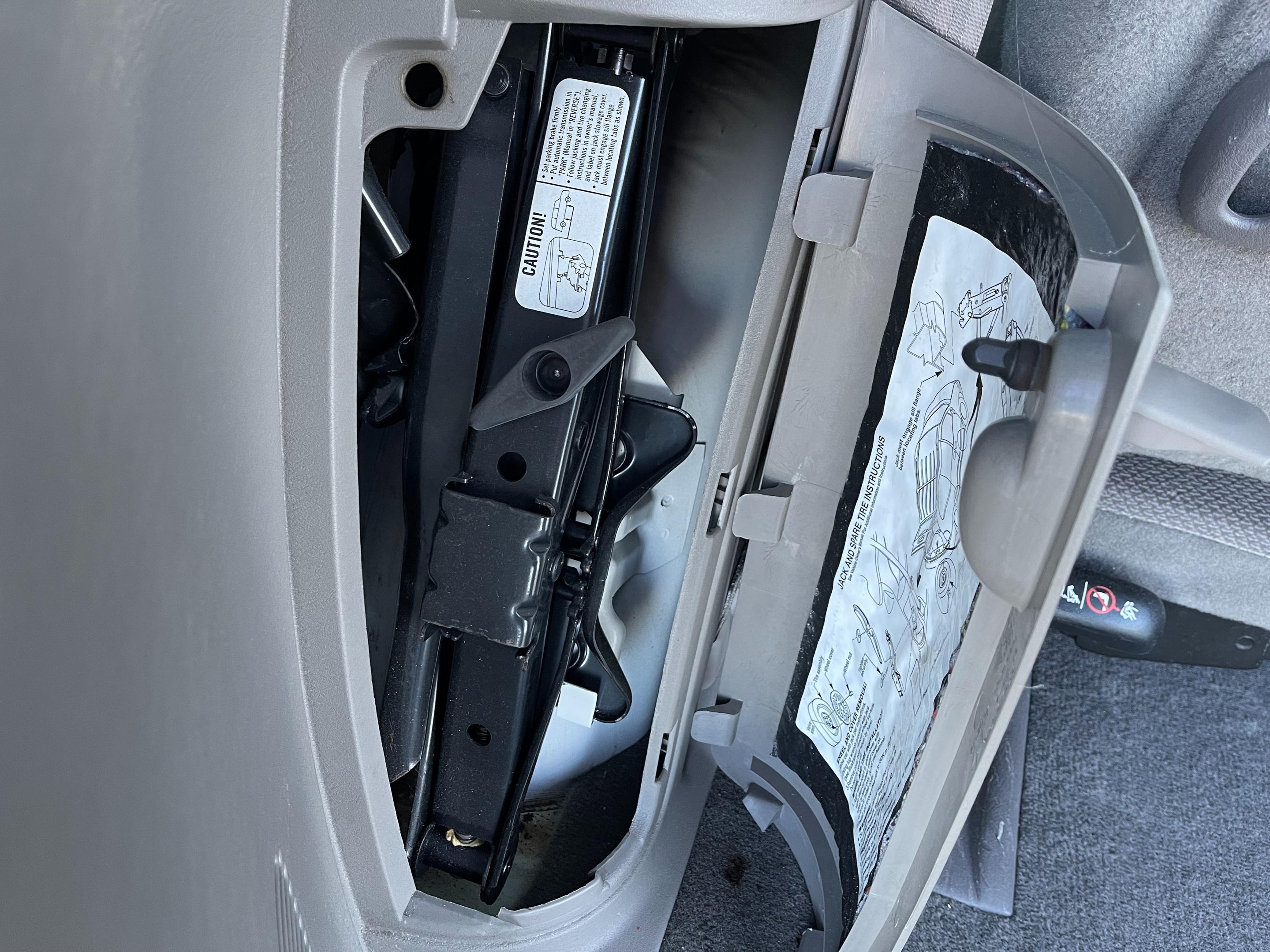 2003 DODGE CARAVAN/GRAND CARAVAN - Image 14