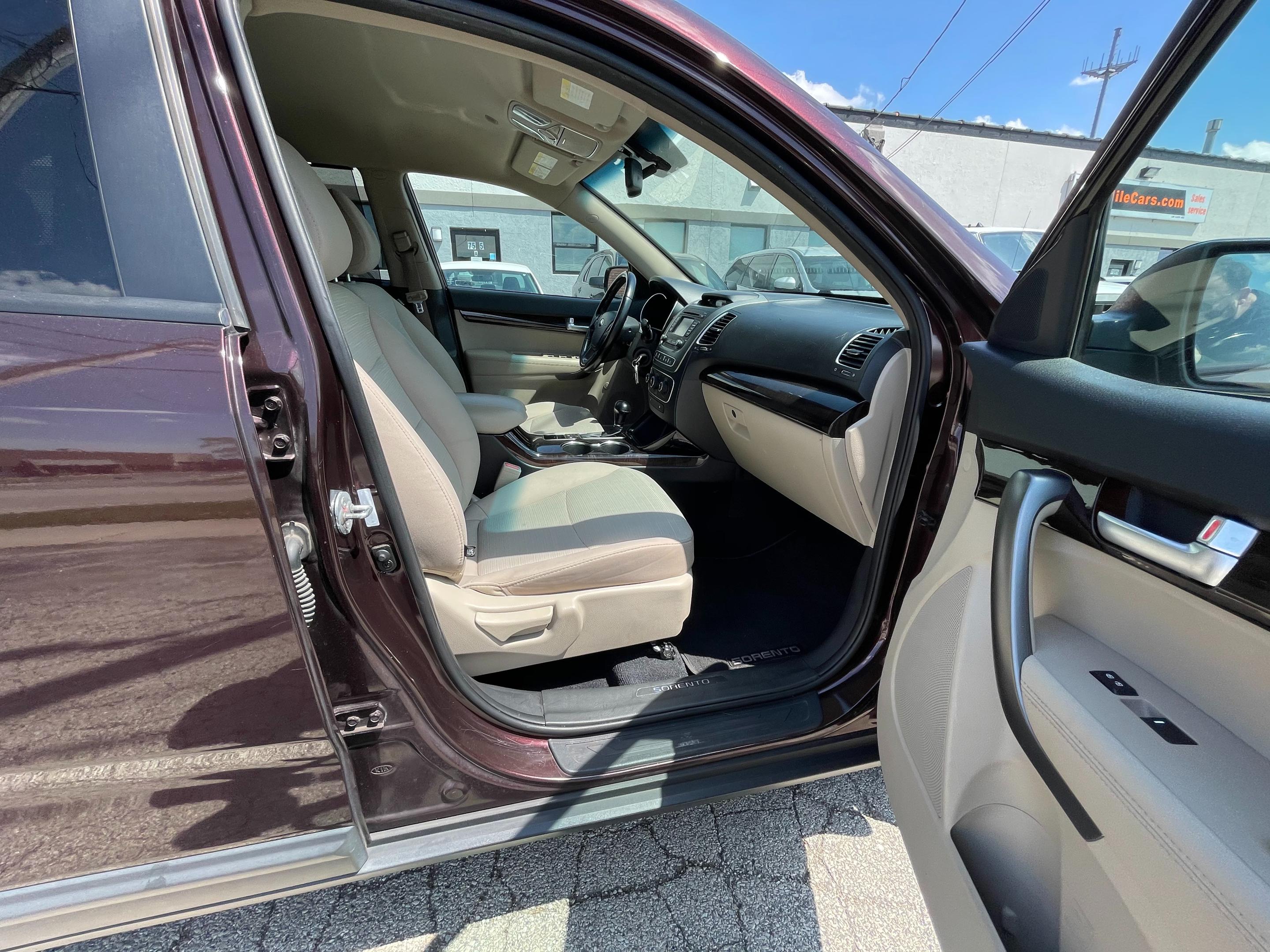 2014 KIA SORENTO - Image 16