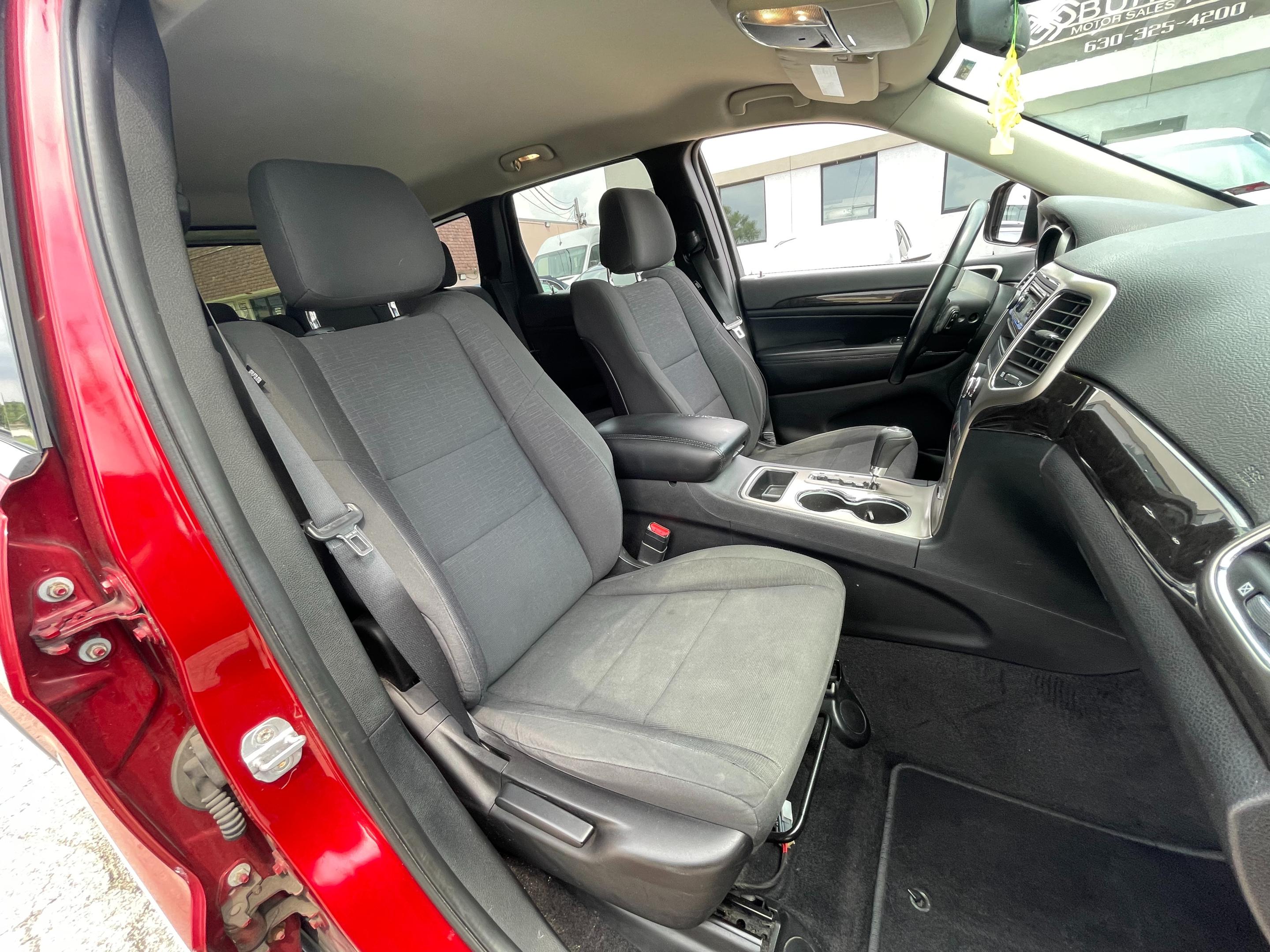 2011 JEEP GRAND CHEROKEE - Image 1