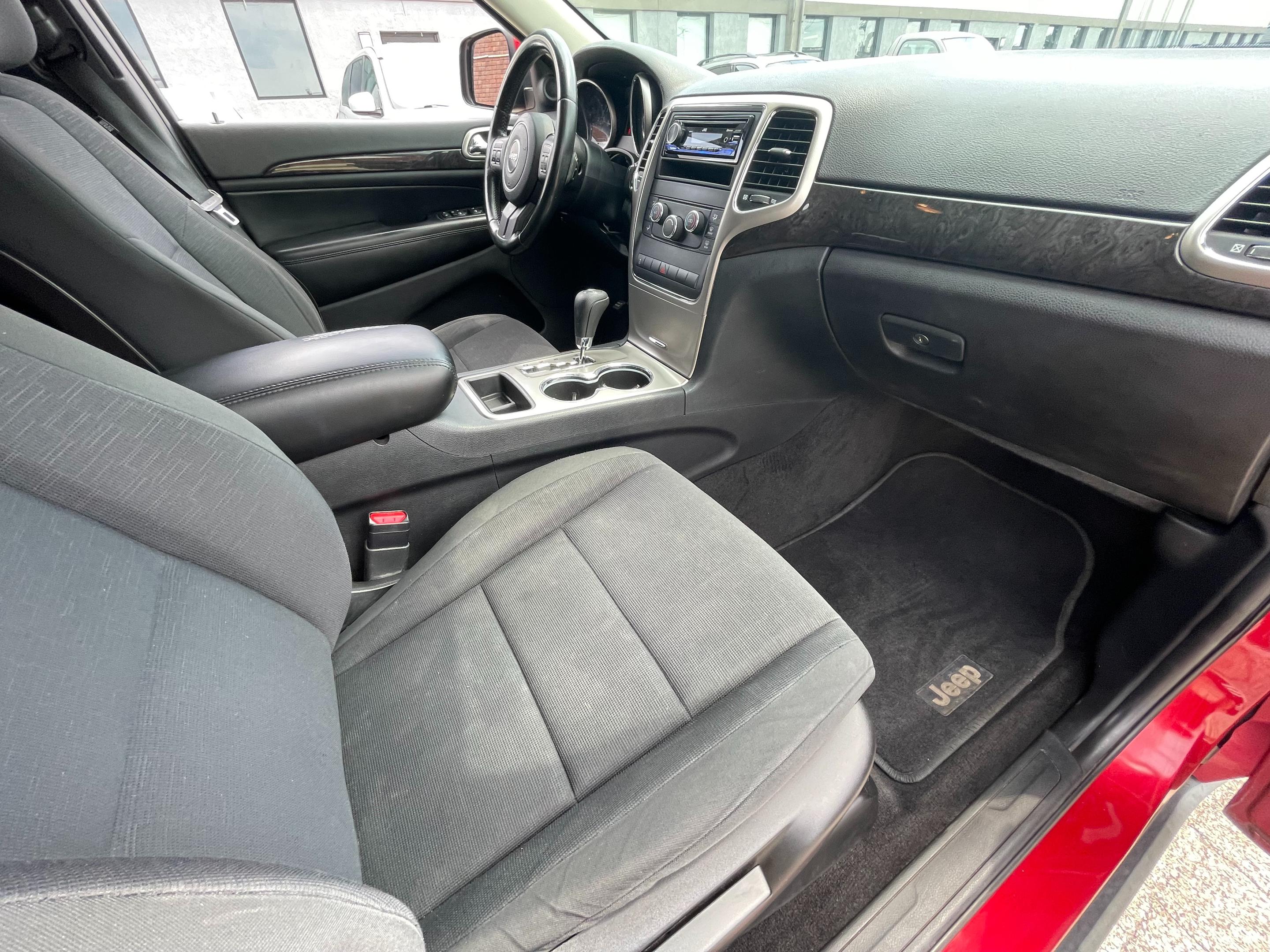 2011 JEEP GRAND CHEROKEE - Image 6