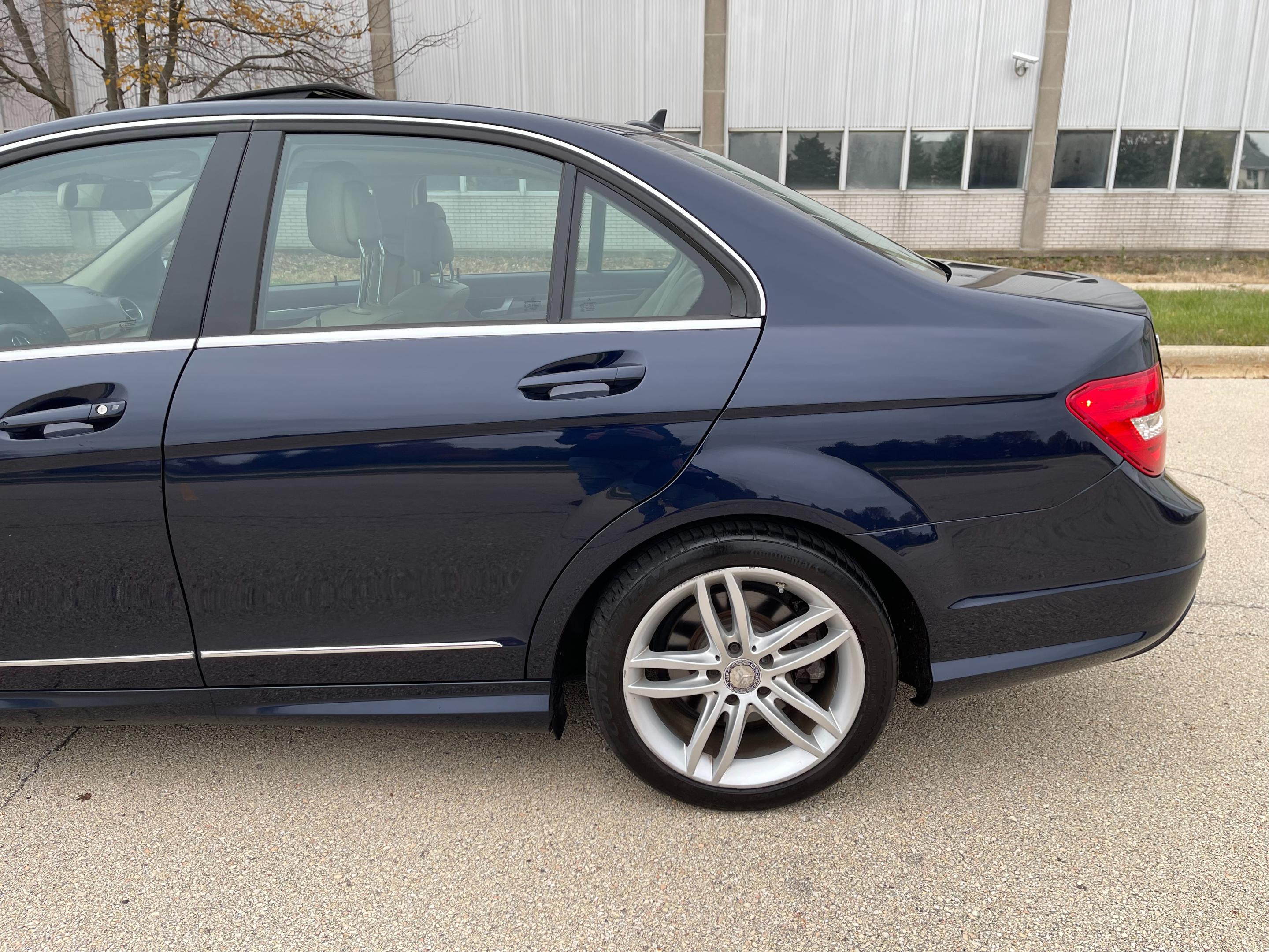 2012 MERCEDES-BENZ C-CLASS - Image 33