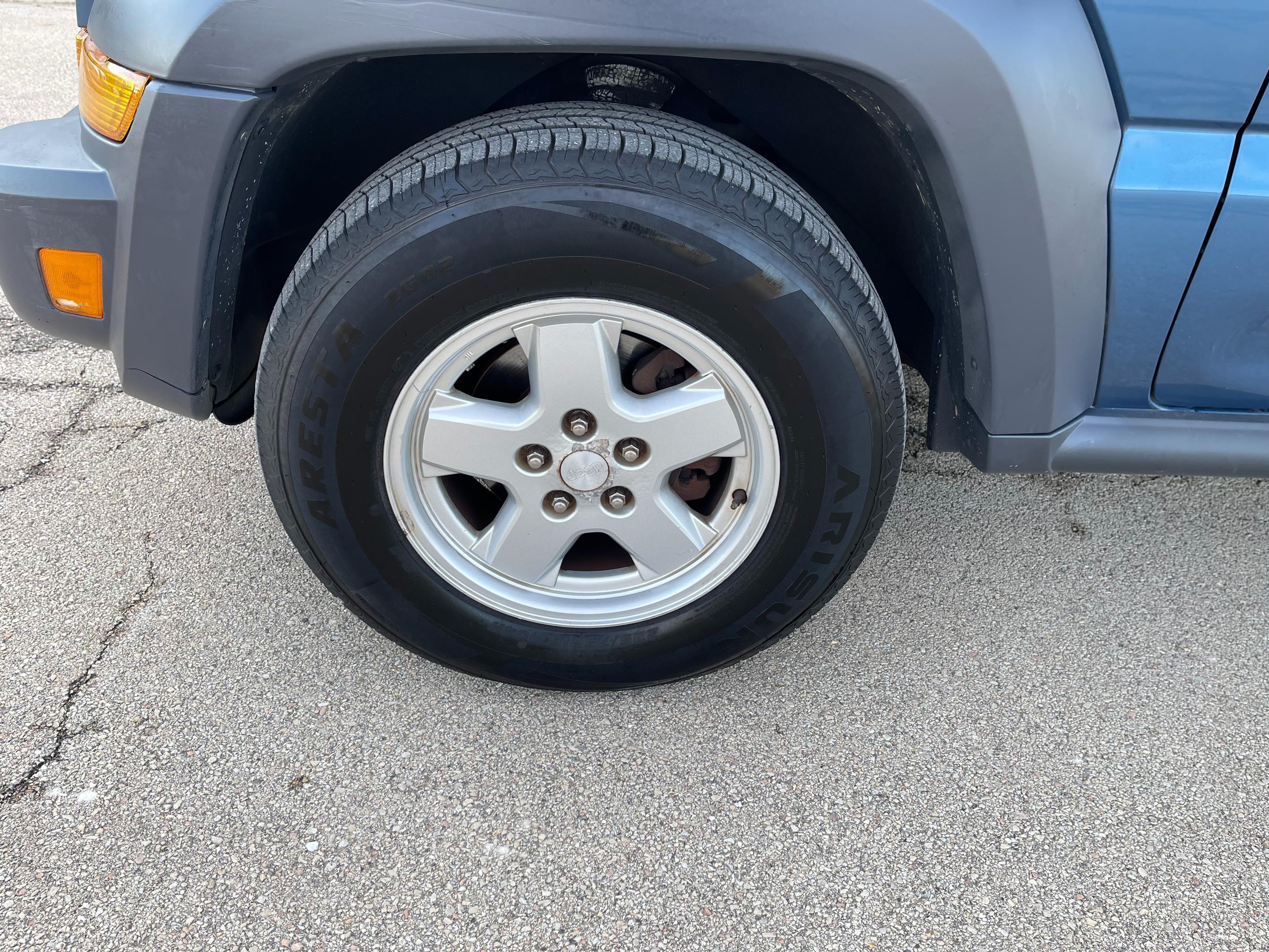 2005 JEEP LIBERTY - Image 20