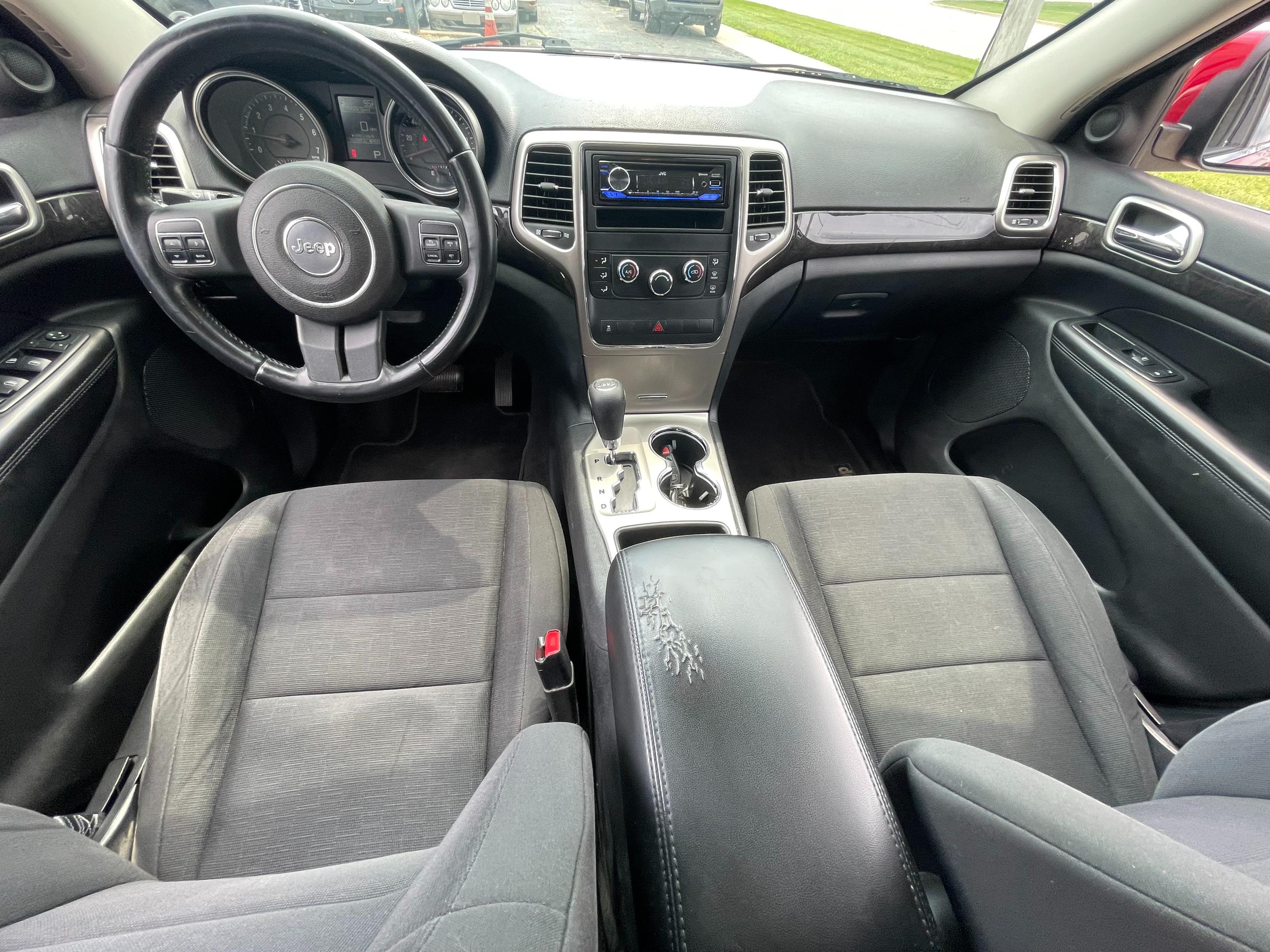 2011 JEEP GRAND CHEROKEE - Image 31