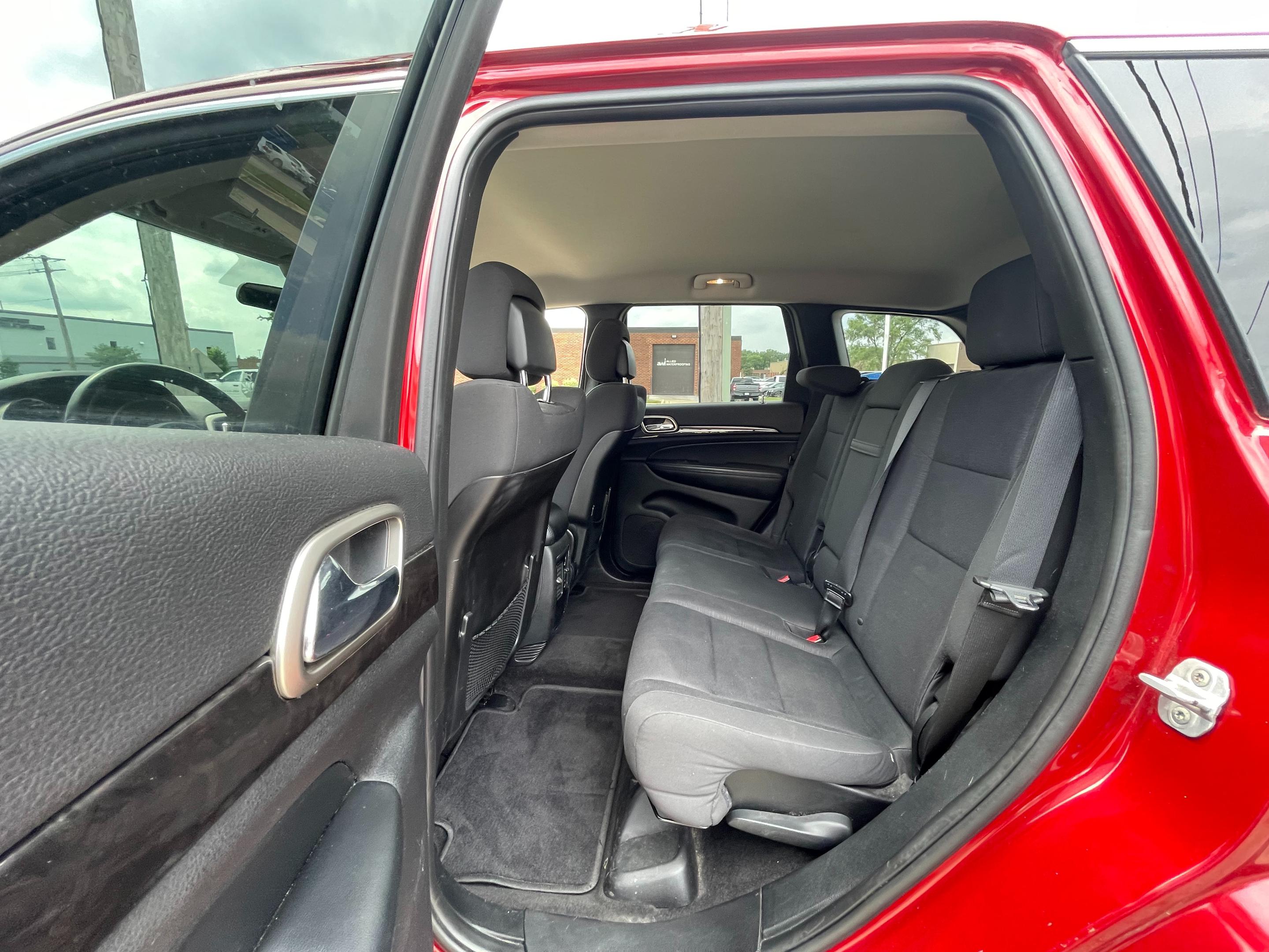 2011 JEEP GRAND CHEROKEE - Image 30