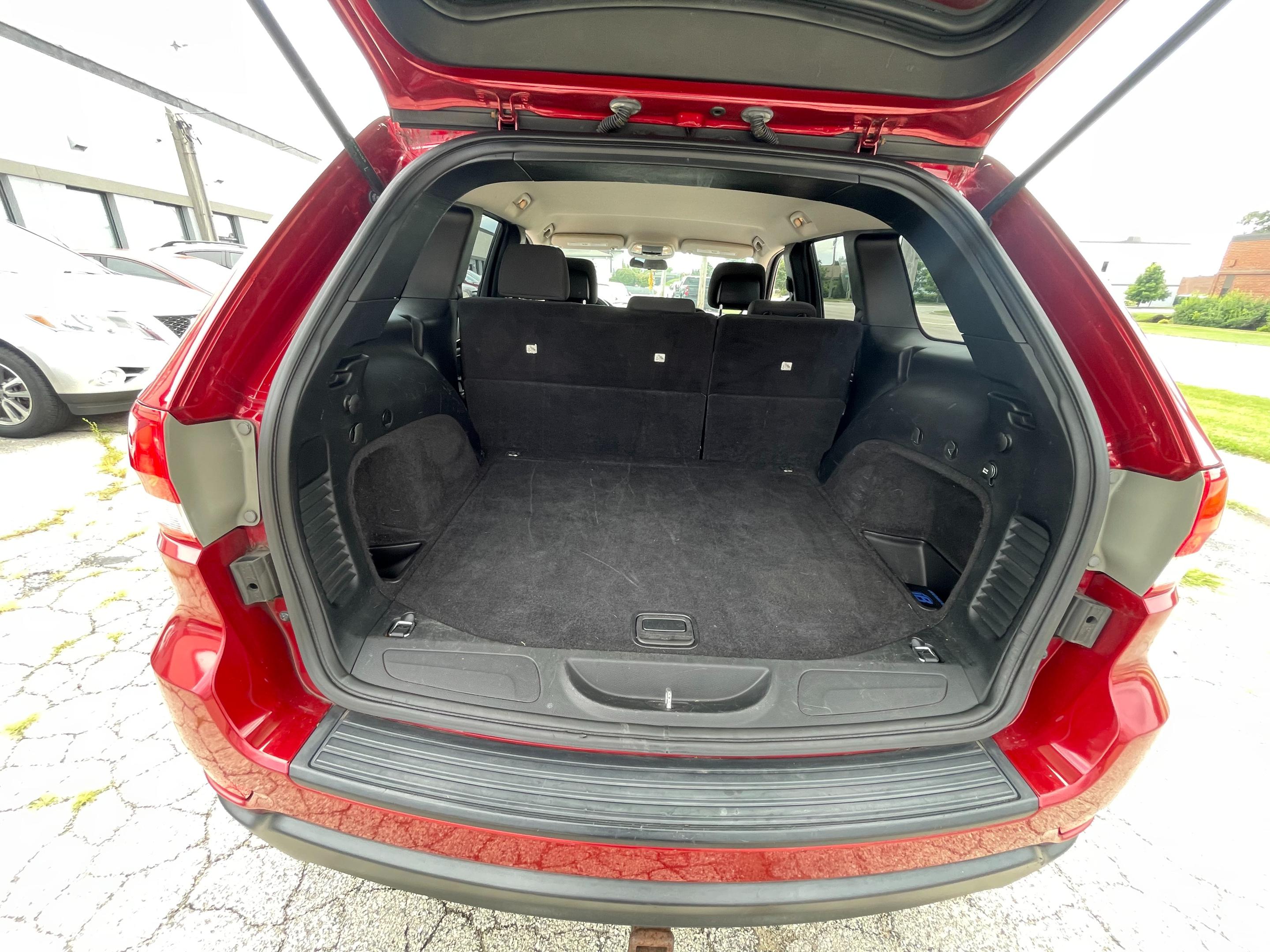 2011 JEEP GRAND CHEROKEE - Image 8