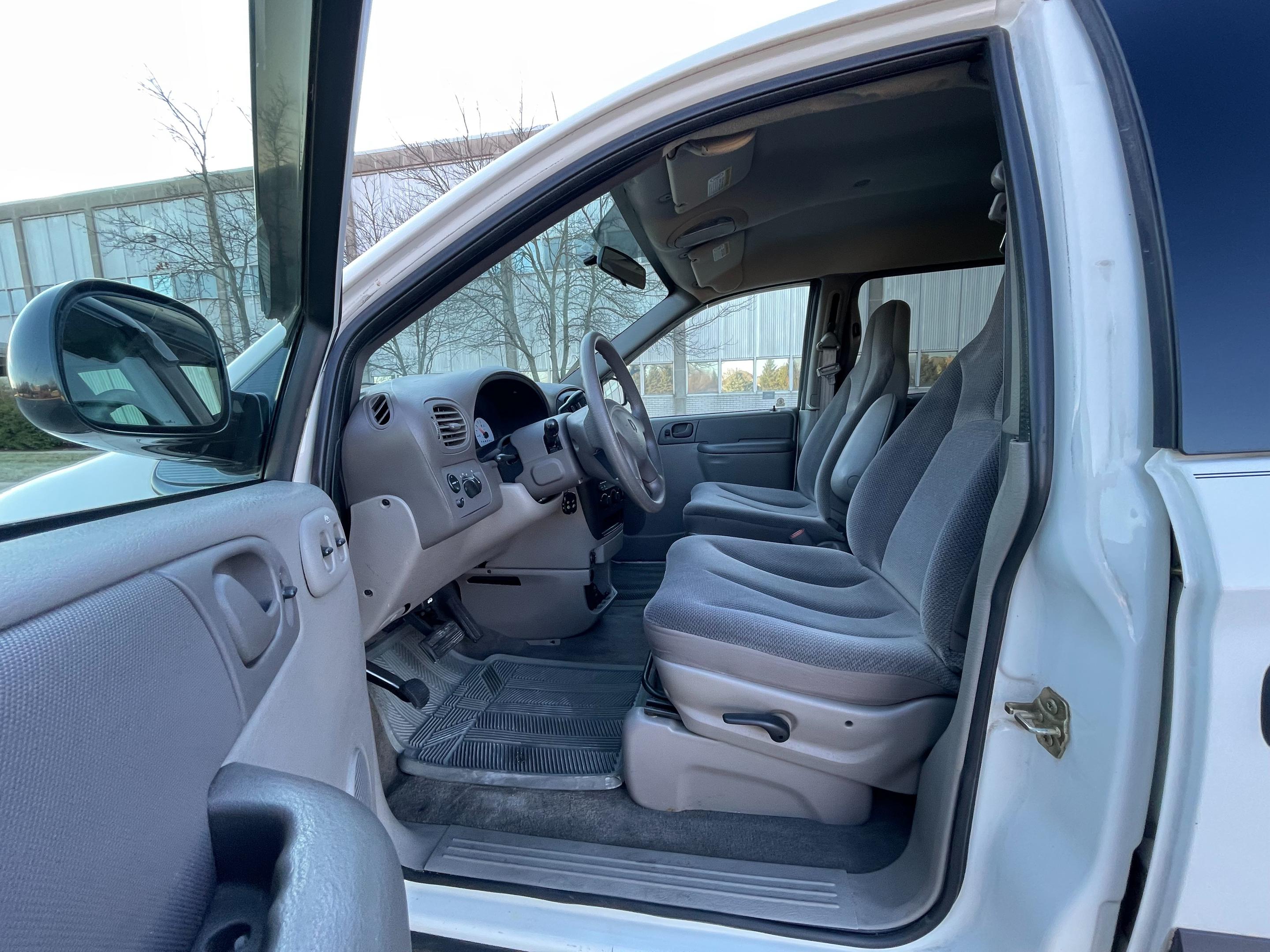 2003 DODGE CARAVAN/GRAND CARAVAN - Image 16