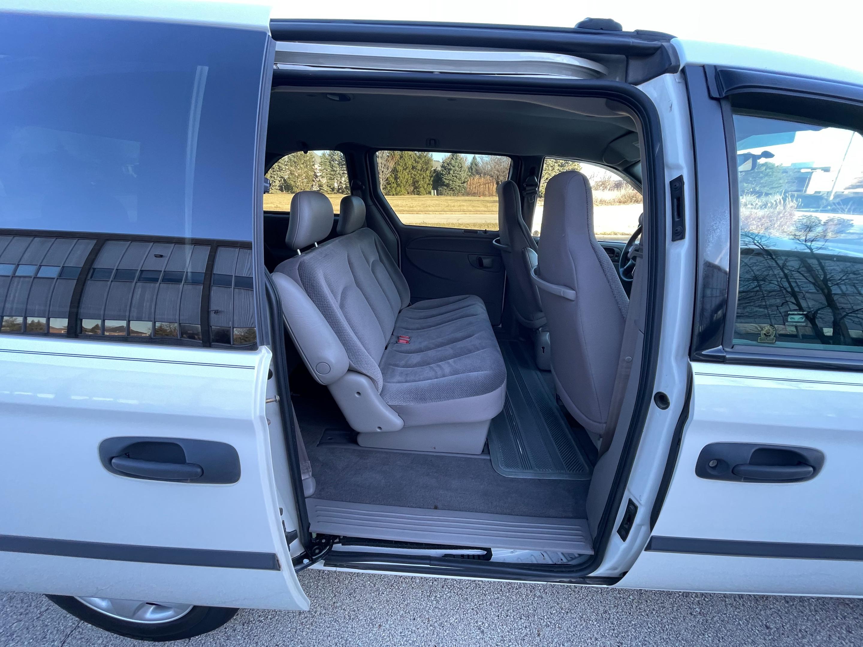 2003 DODGE CARAVAN/GRAND CARAVAN - Image 9