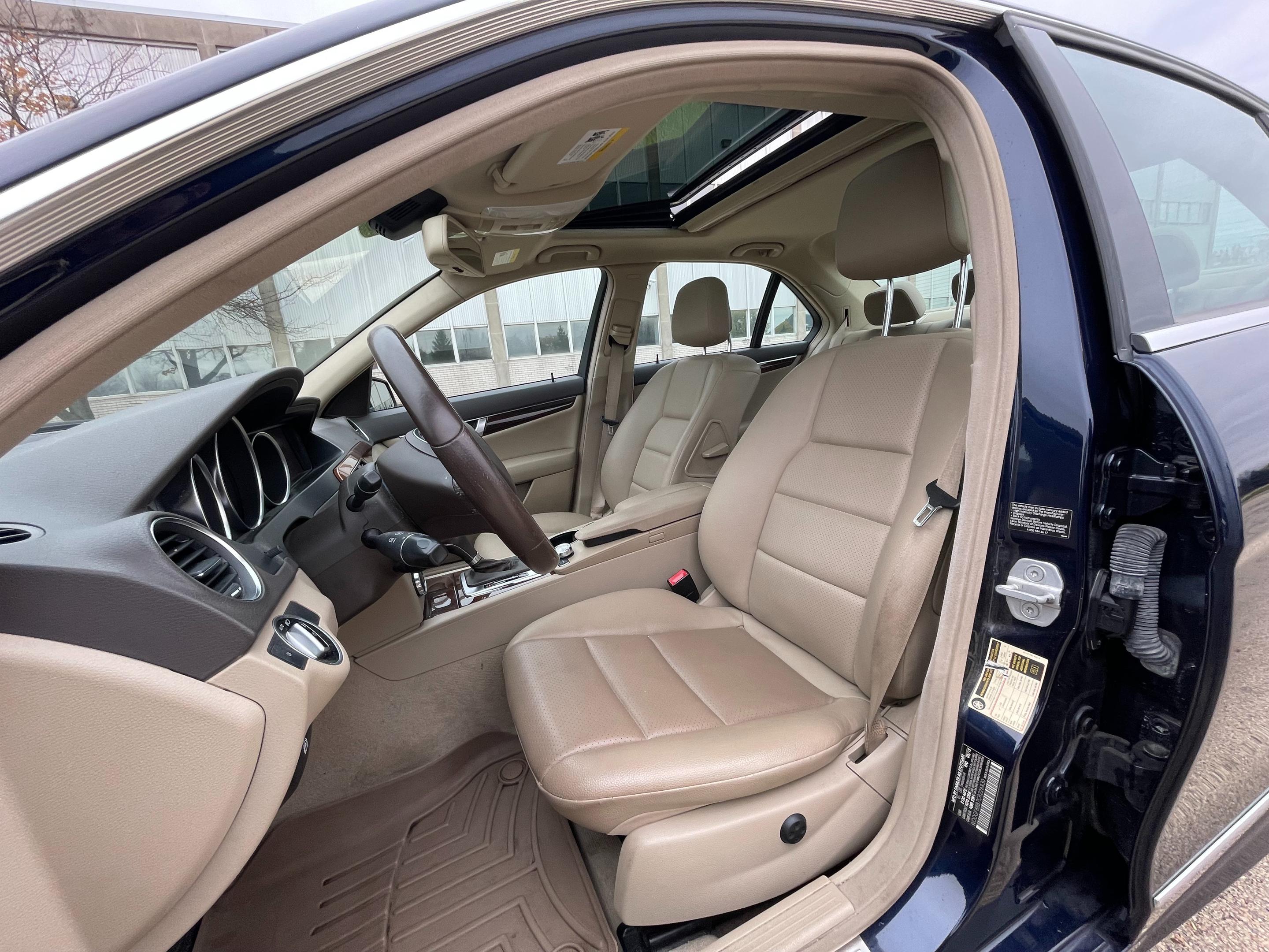 2012 MERCEDES-BENZ C-CLASS - Image 14