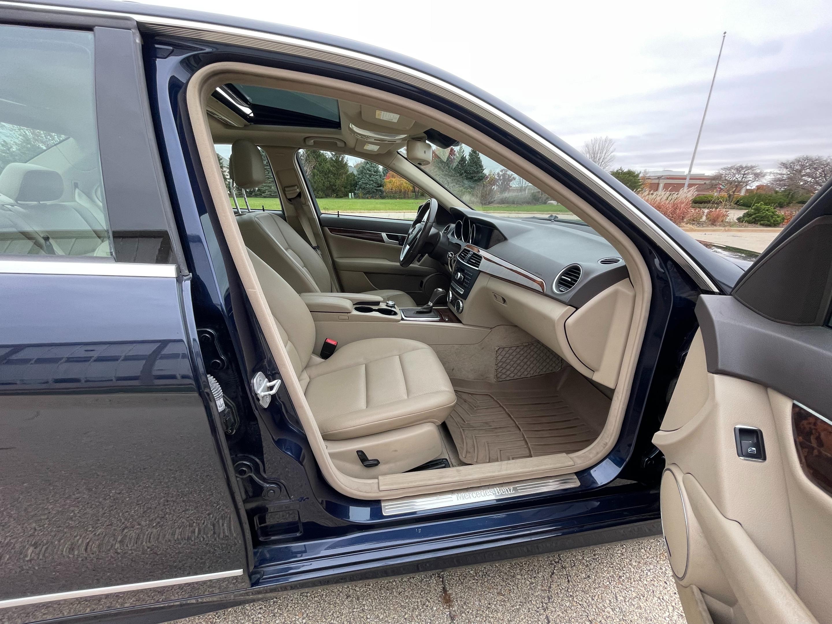 2012 MERCEDES-BENZ C-CLASS - Image 13