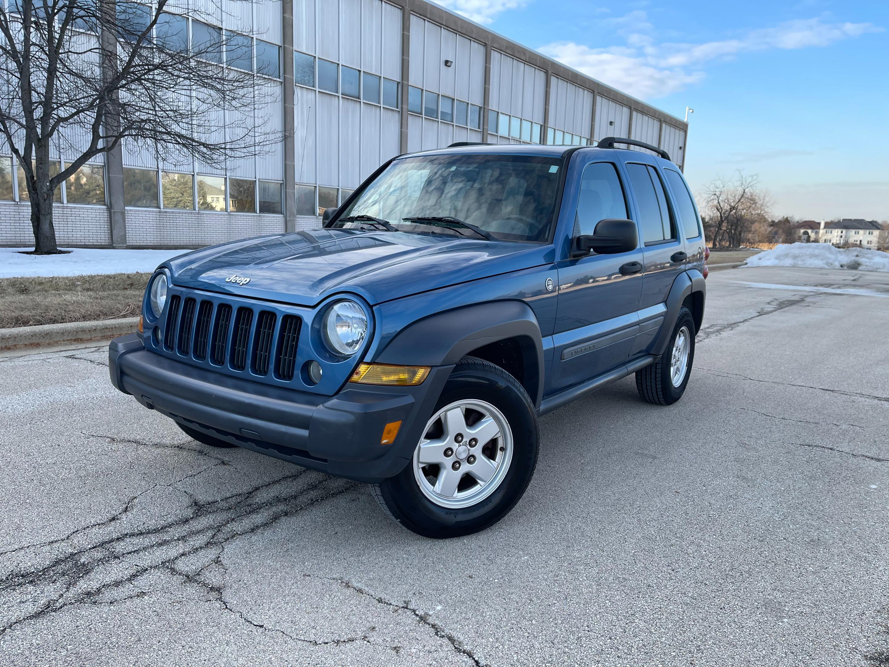 2005 JEEP LIBERTY - Image 30