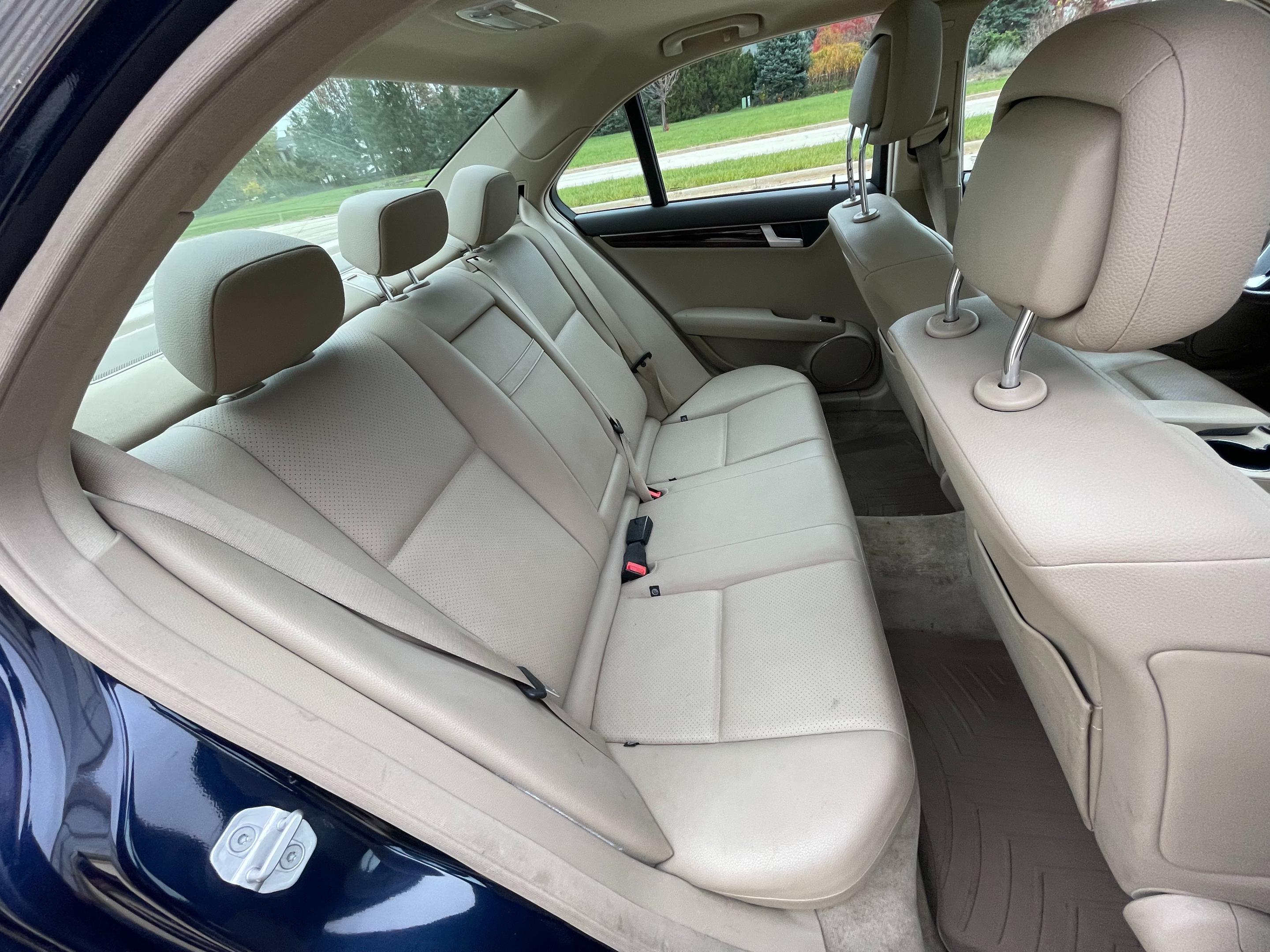 2012 MERCEDES-BENZ C-CLASS - Image 19