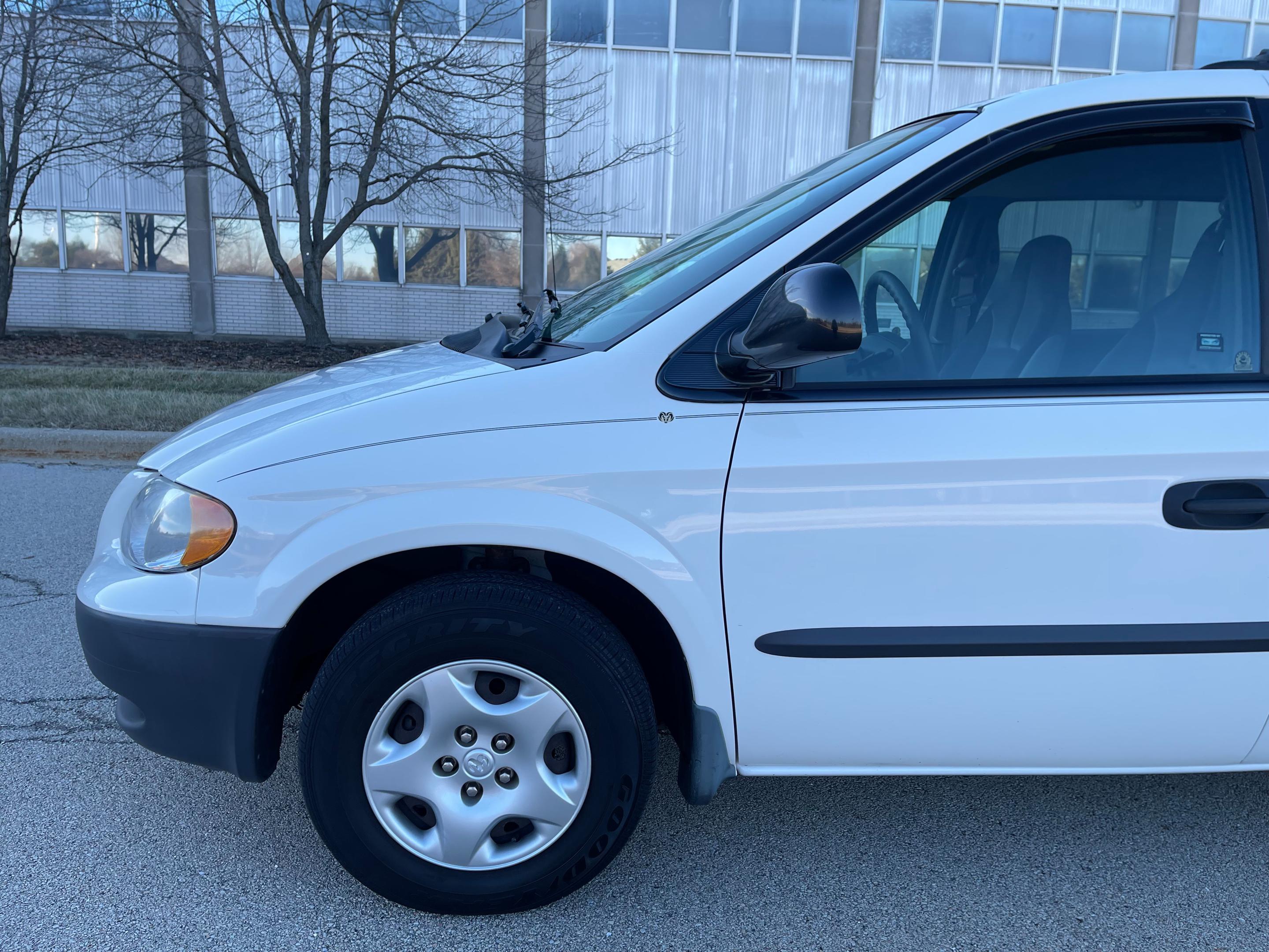 2003 DODGE CARAVAN/GRAND CARAVAN - Image 34