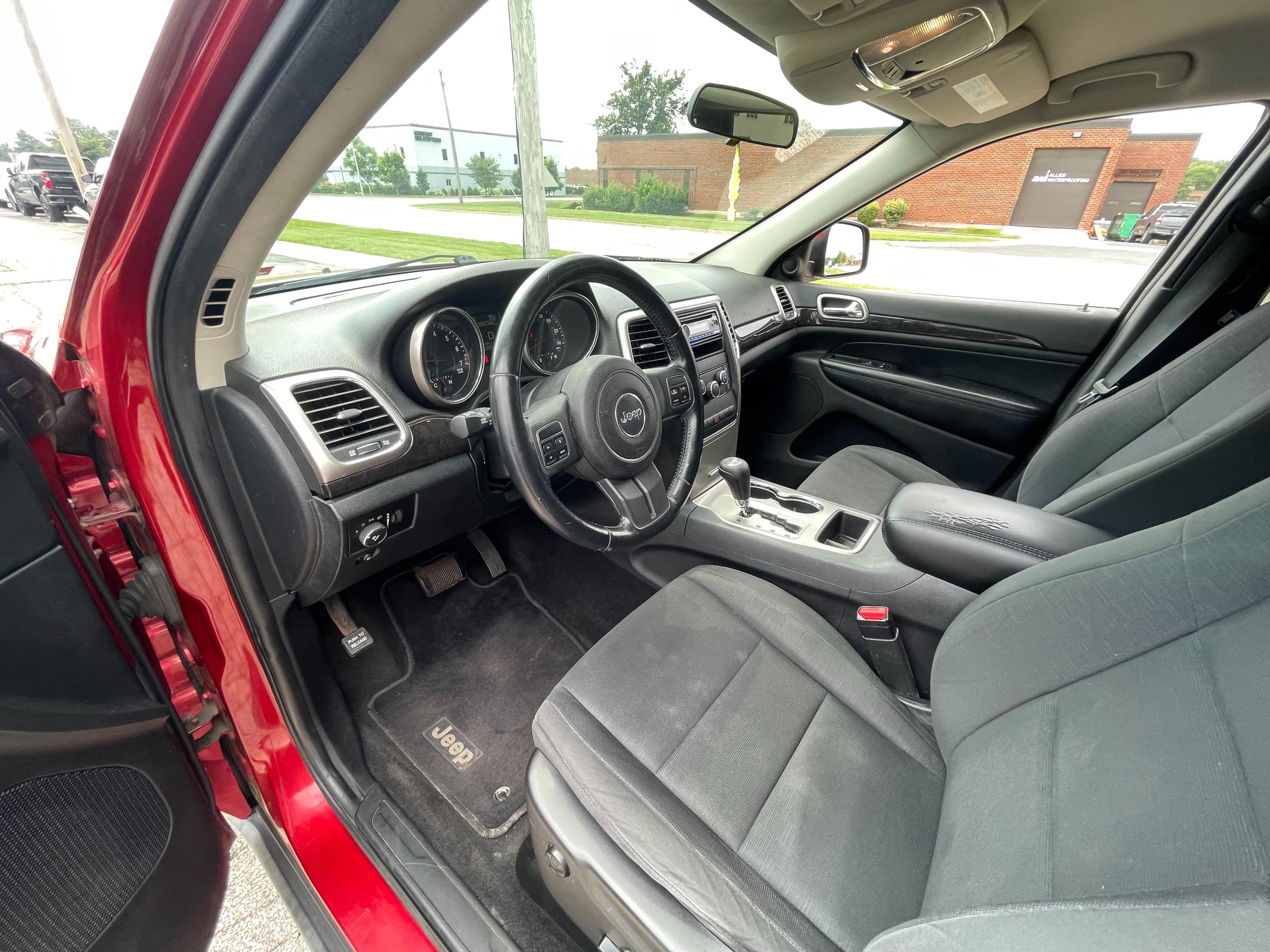 2011 JEEP GRAND CHEROKEE - Image 7