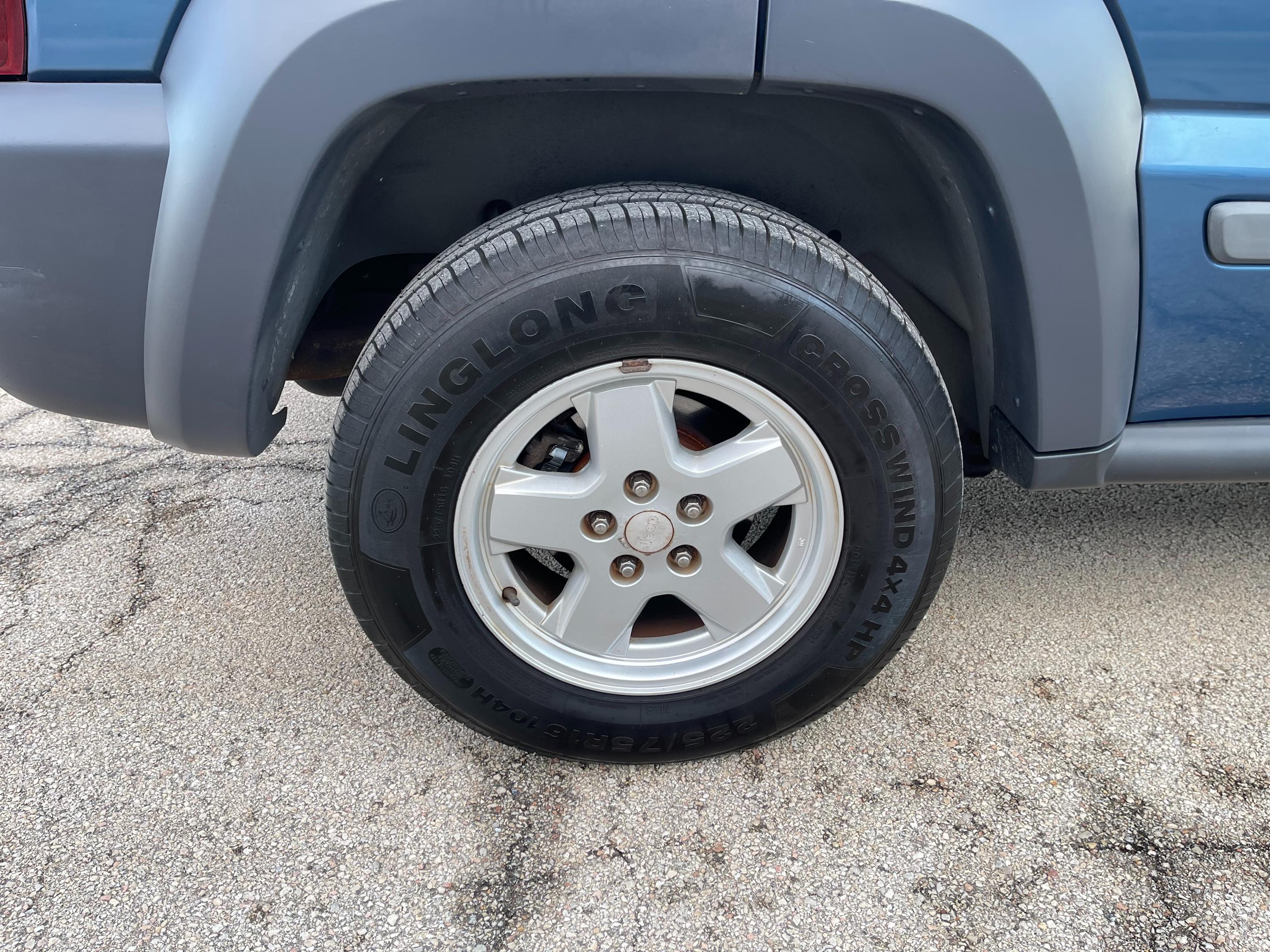 2005 JEEP LIBERTY - Image 5