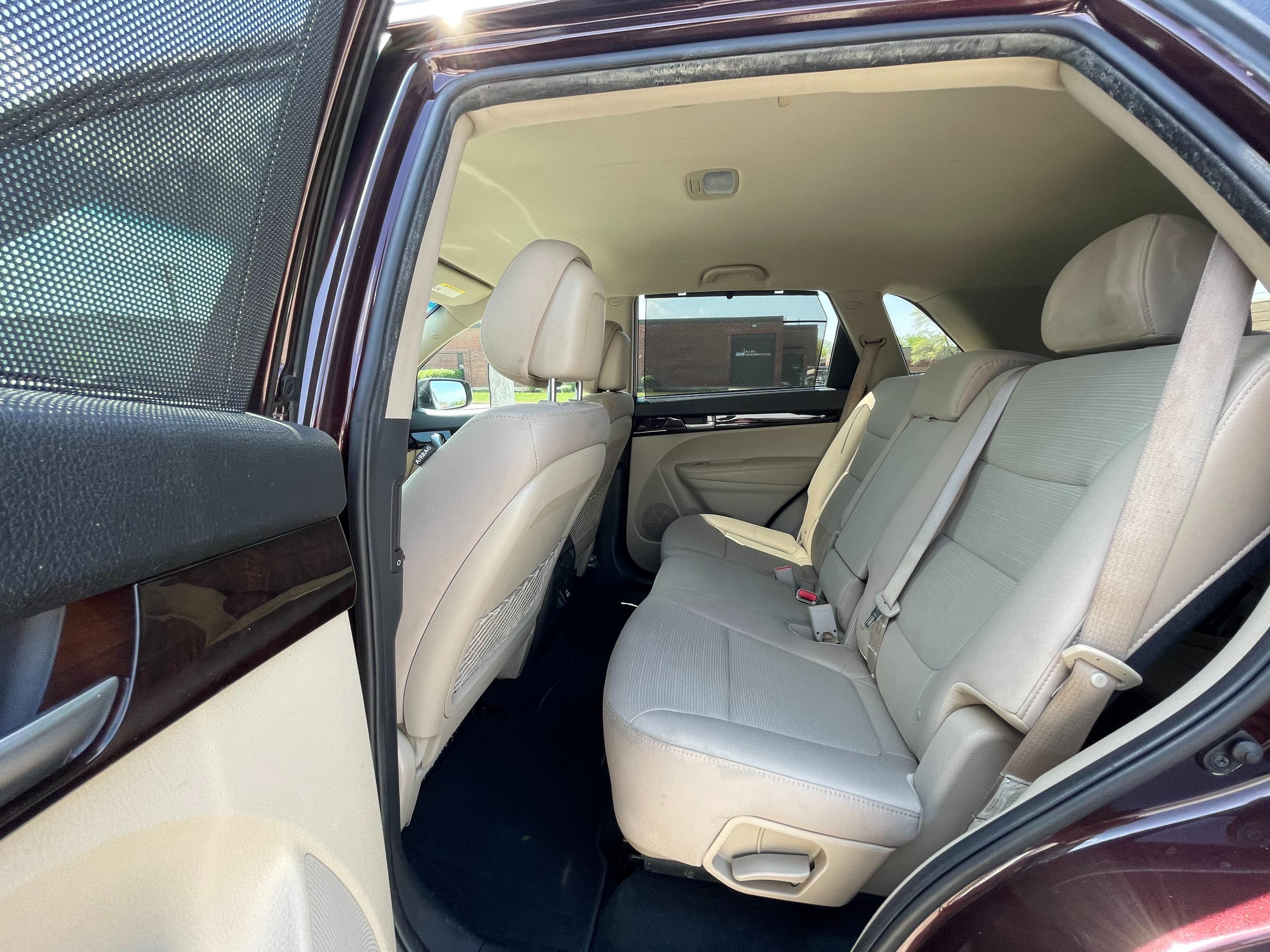 2014 KIA SORENTO - Image 31