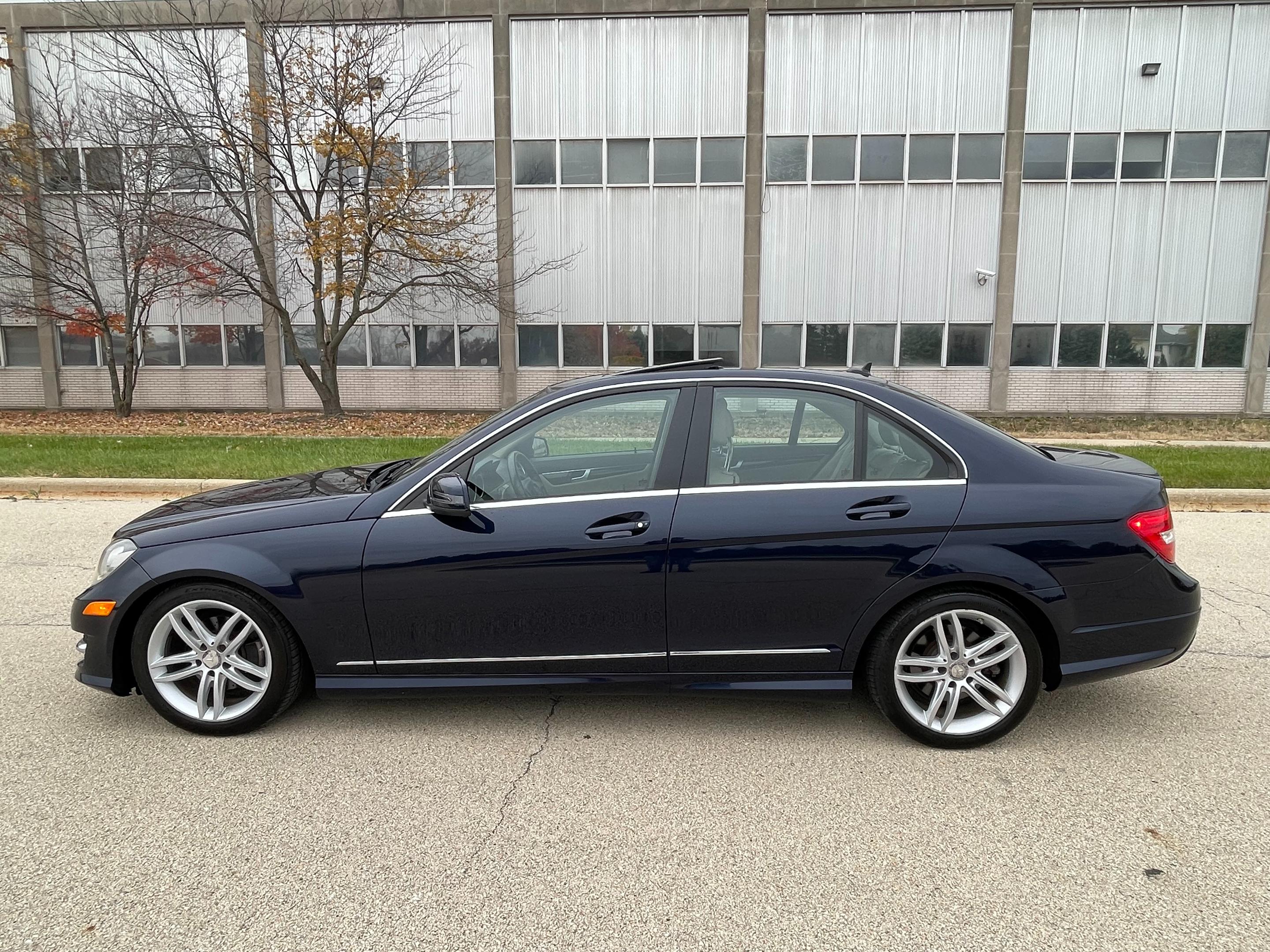 2012 MERCEDES-BENZ C-CLASS - Image 1