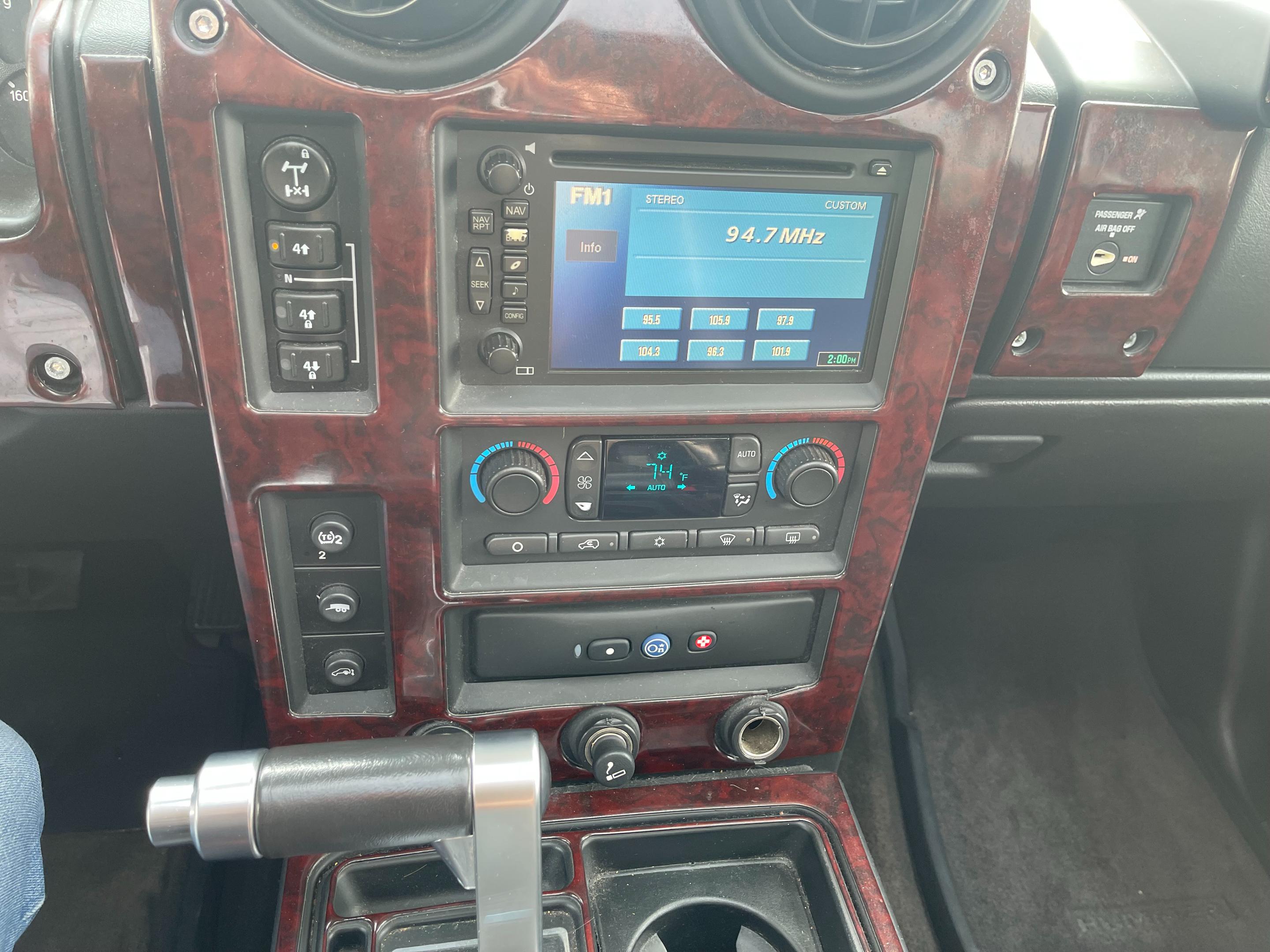 2006 HUMMER H2 - Image 24
