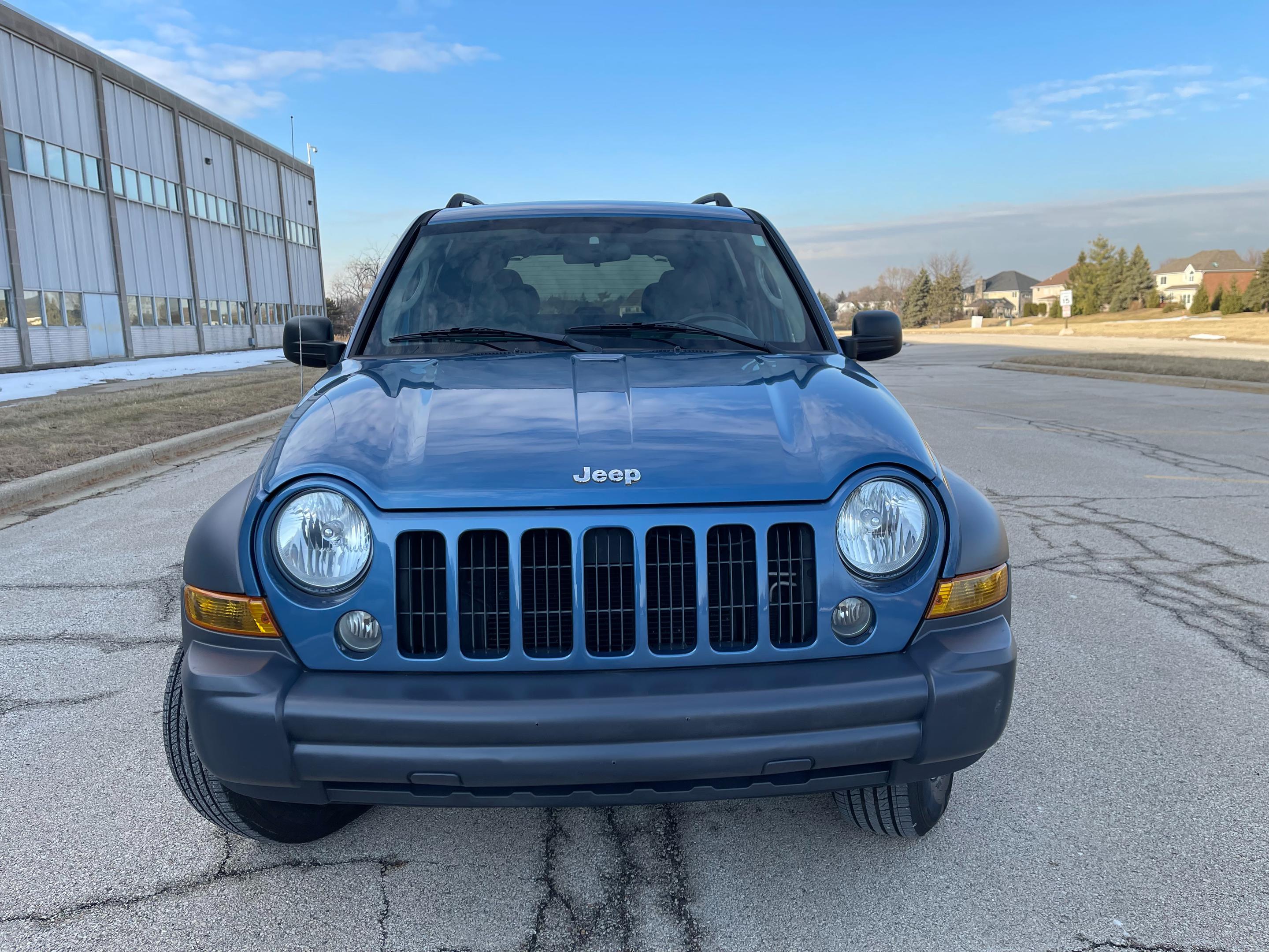 2005 JEEP LIBERTY - Image 3