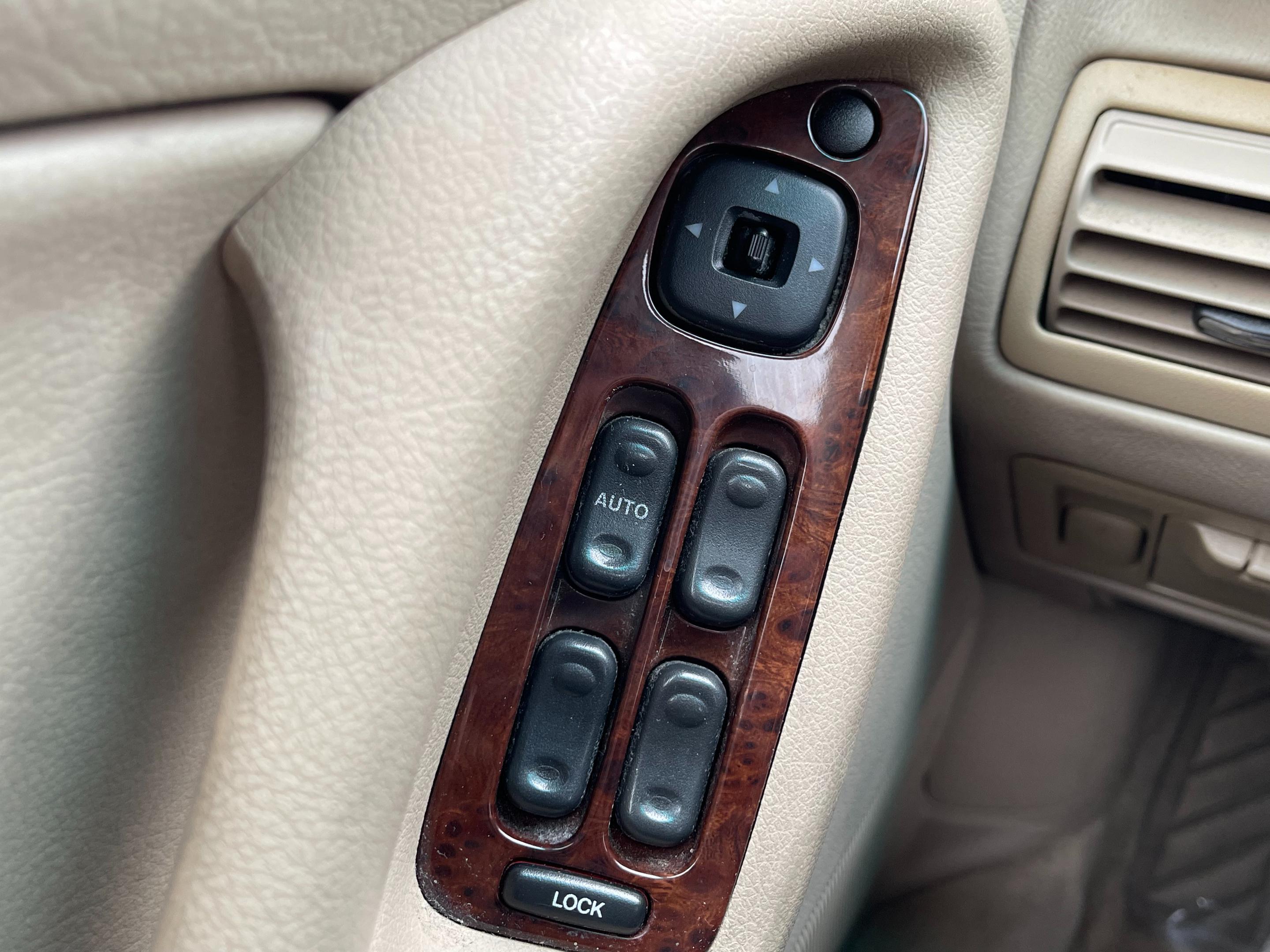 2002 MAZDA MILLENIA - Image 11