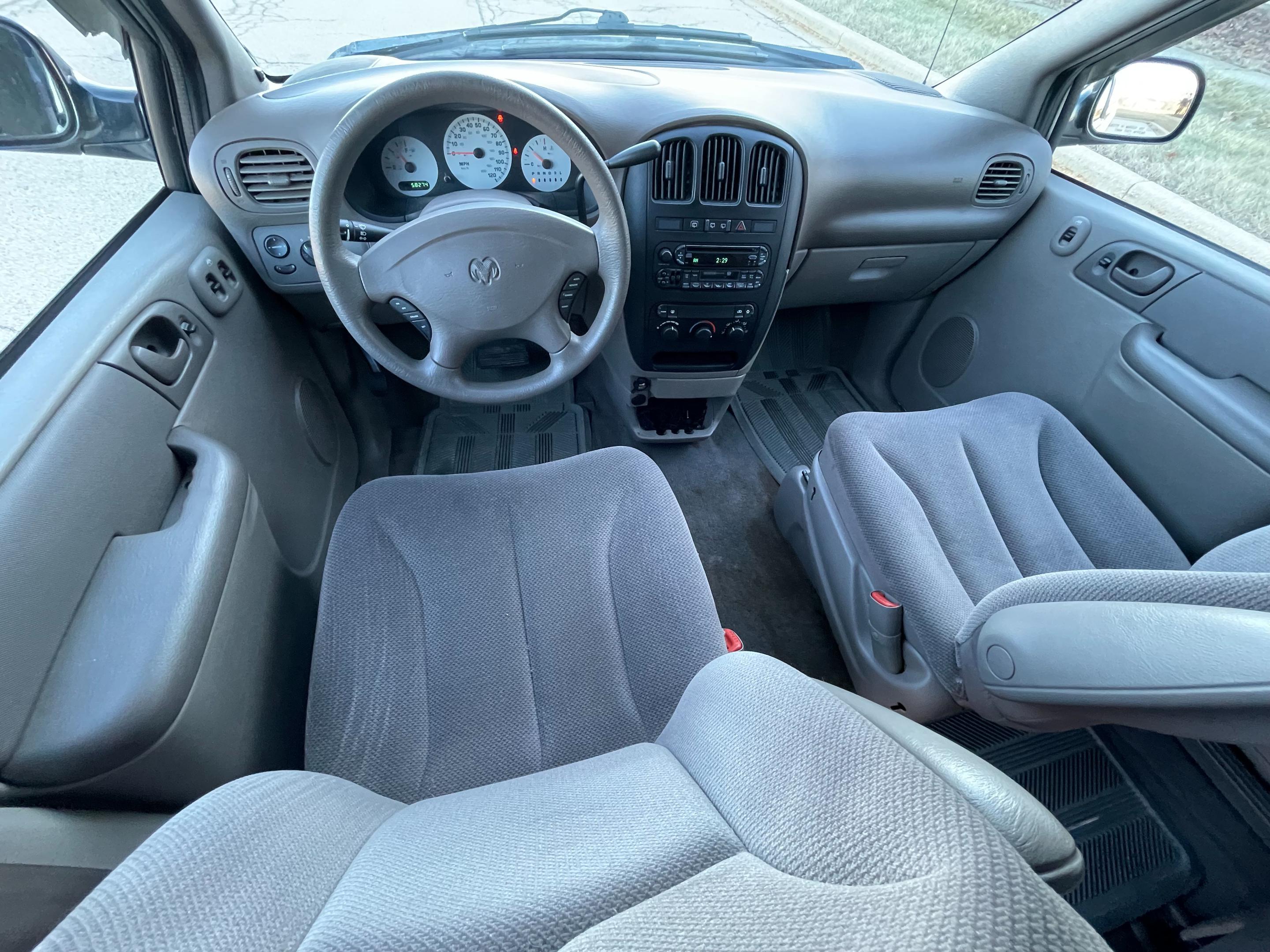 2003 DODGE CARAVAN/GRAND CARAVAN - Image 2