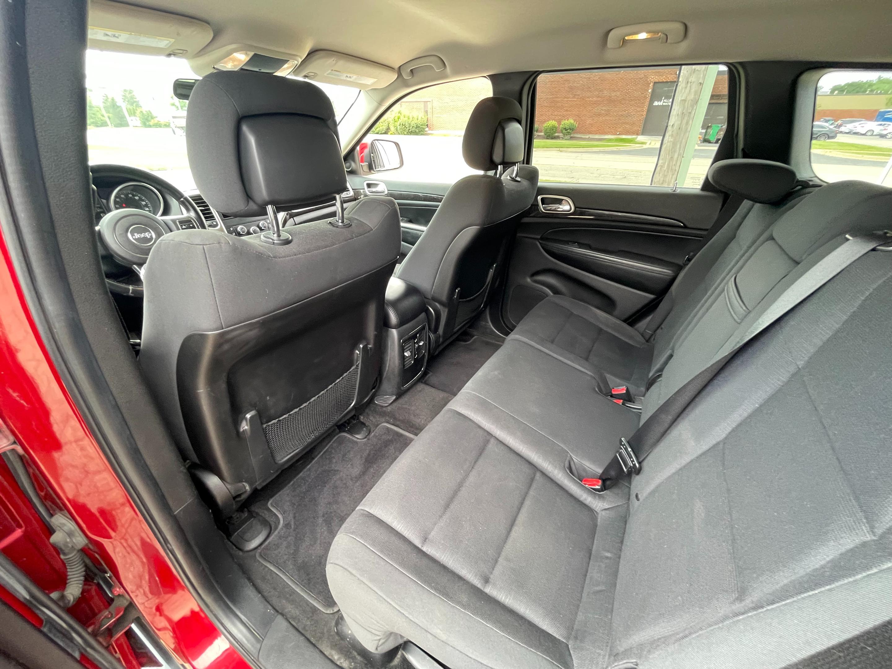 2011 JEEP GRAND CHEROKEE - Image 19