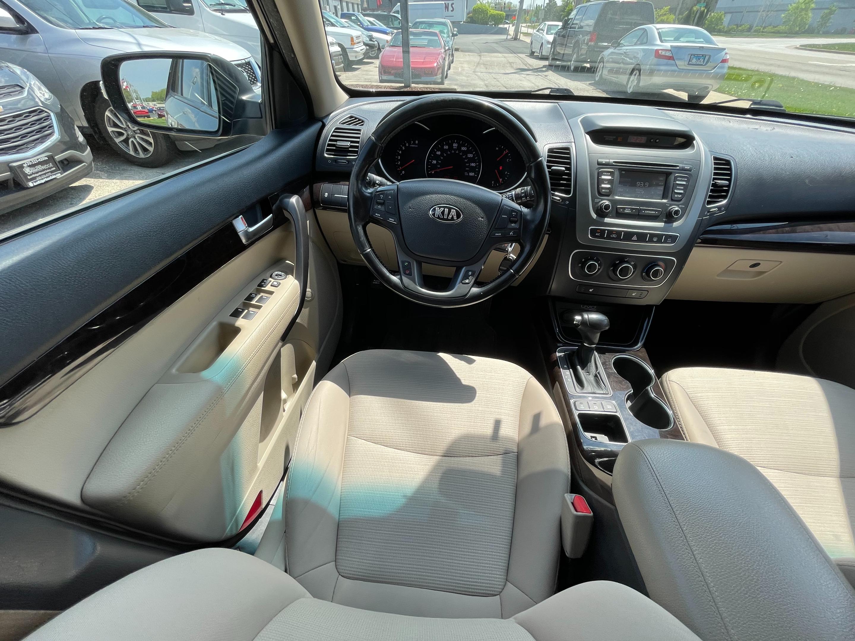 2014 KIA SORENTO - Image 17