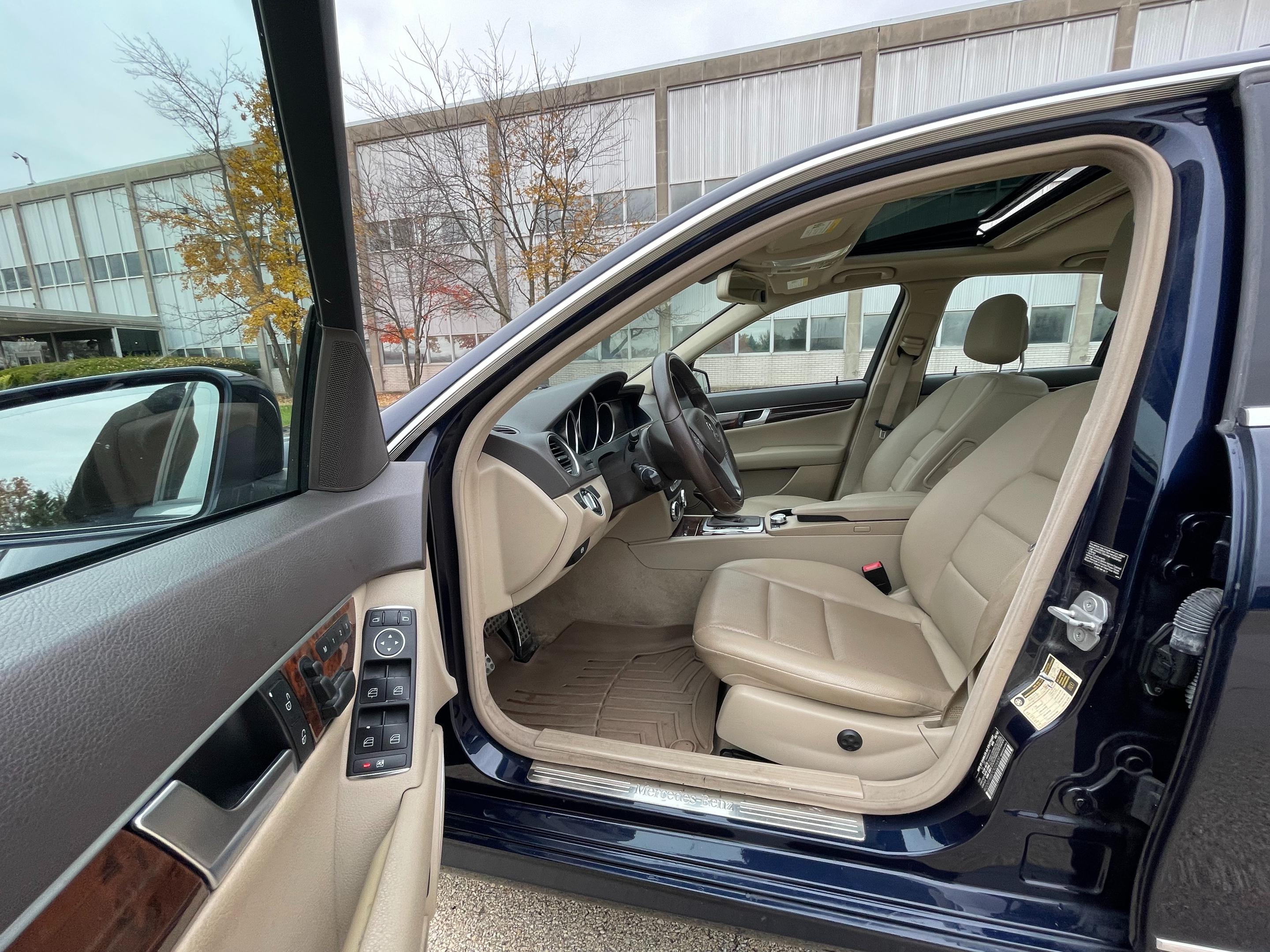 2012 MERCEDES-BENZ C-CLASS - Image 9