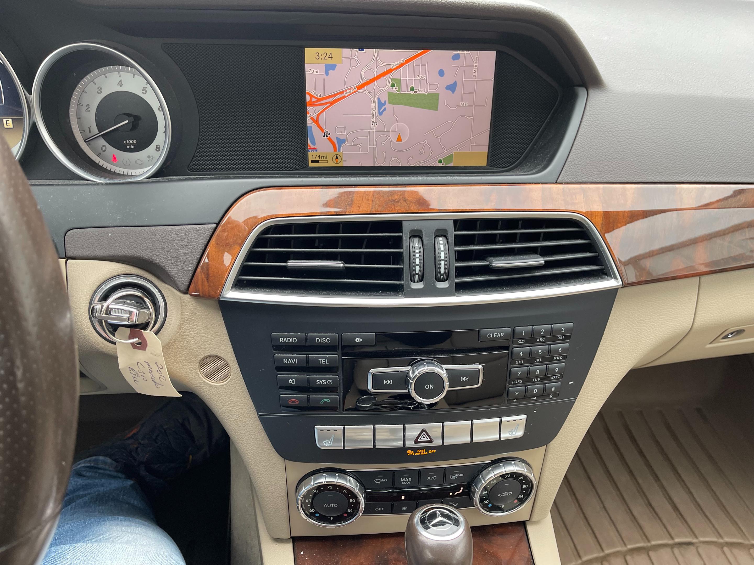 2012 MERCEDES-BENZ C-CLASS - Image 11