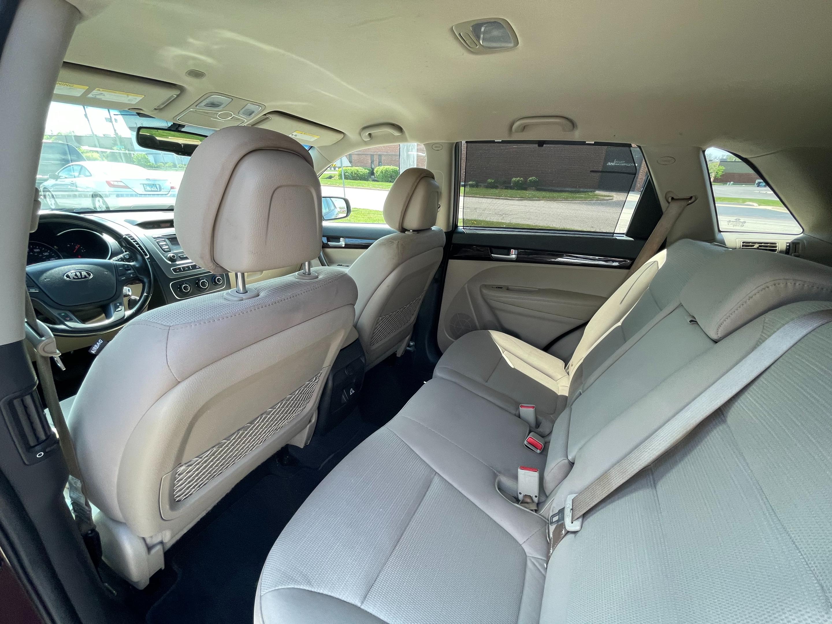 2014 KIA SORENTO - Image 28