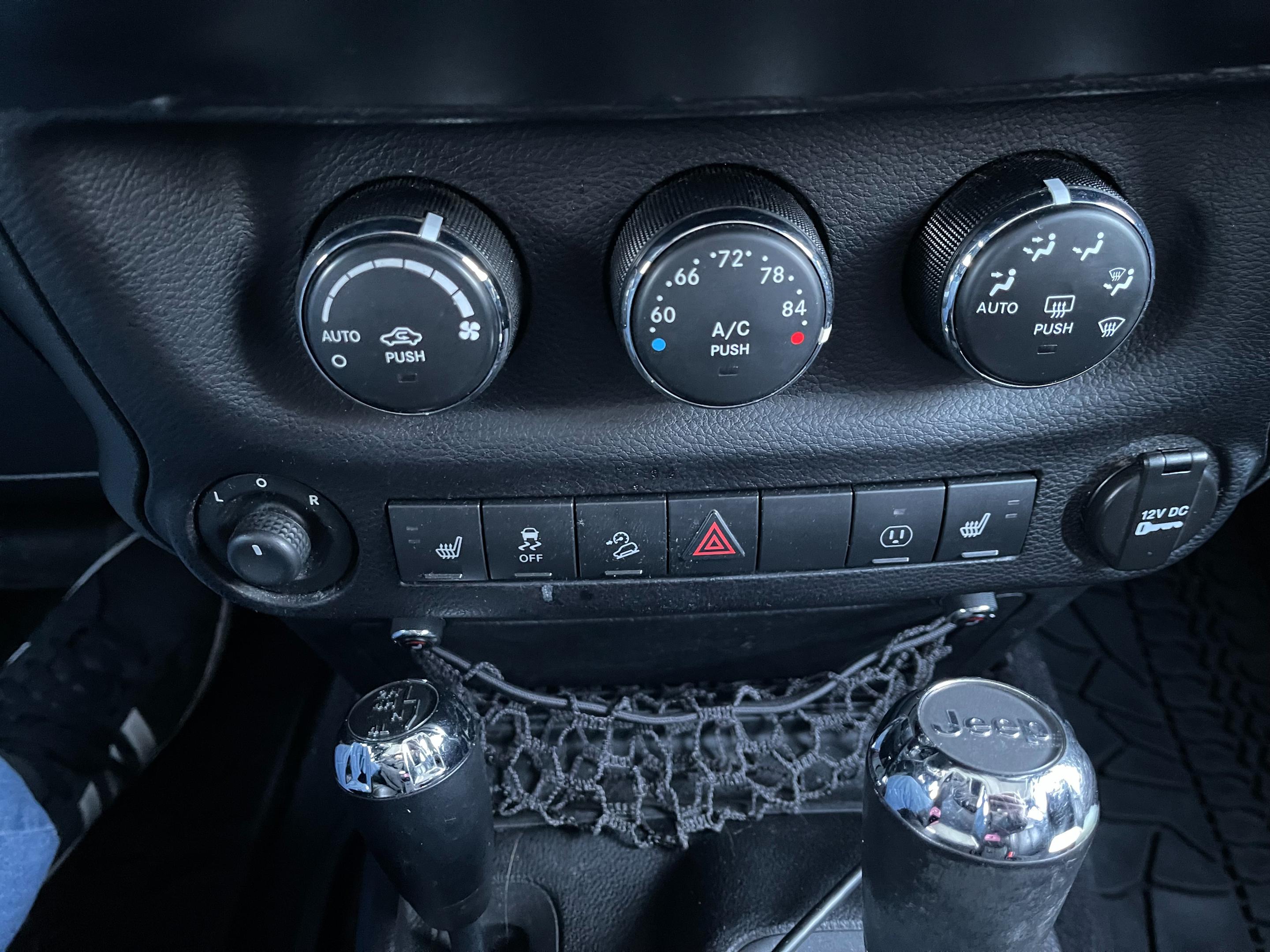 2013 JEEP WRANGLER - Image 14