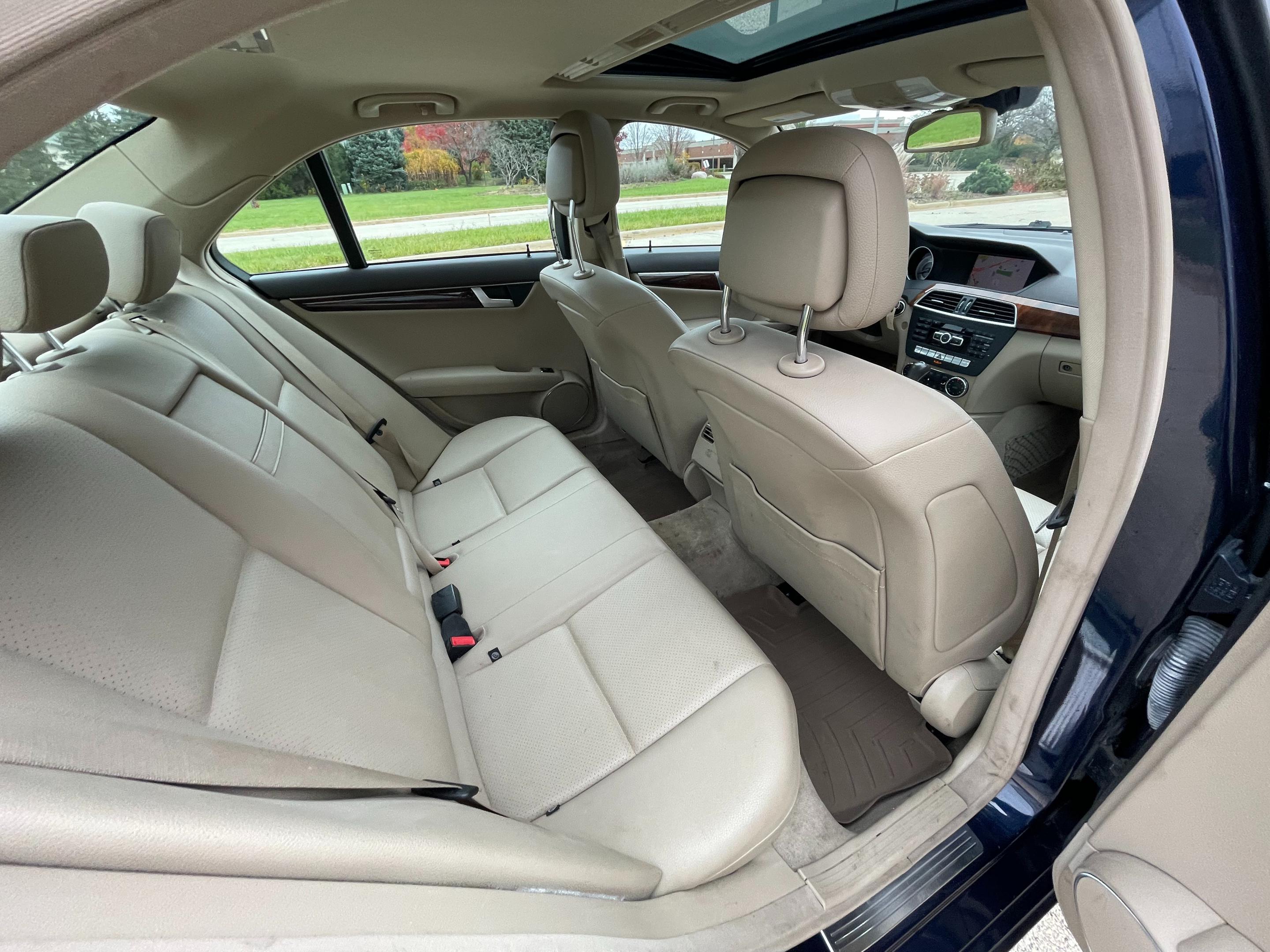 2012 MERCEDES-BENZ C-CLASS - Image 24