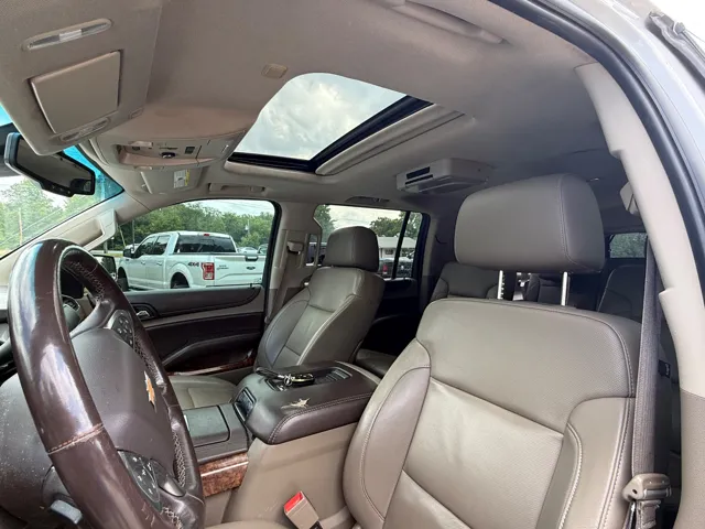 2016 Chevrolet Suburban LTZ - Photo 11