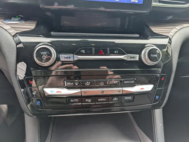 2021 Ford Explorer Limited photo 10