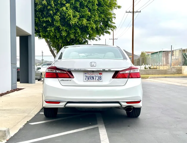 2017 Honda Accord EX - Photo 12