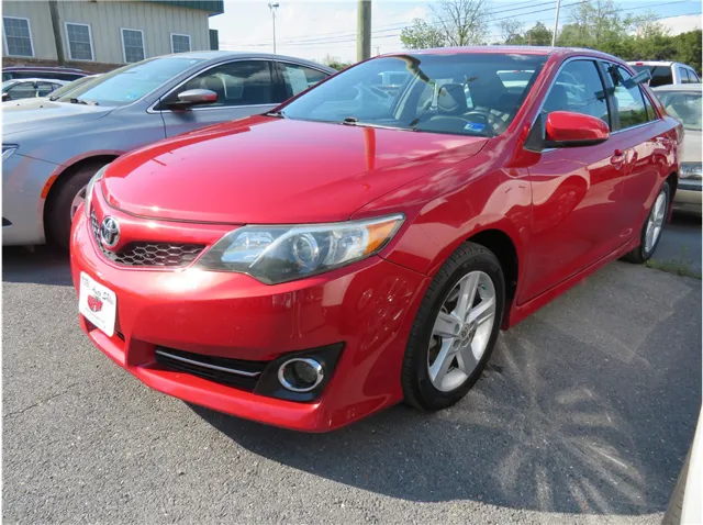 2013 Toyota Camry 2.5 Auto SE's photo