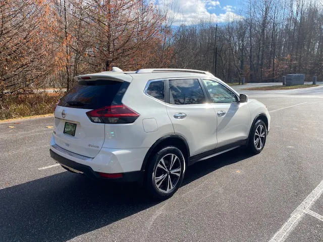 2019 Nissan Rogue S AWD photo 3