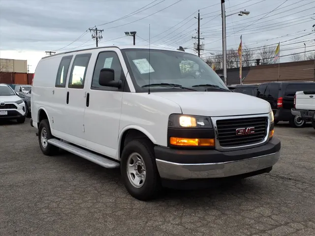 2023 GMC Savana Cargo Work Van's photo