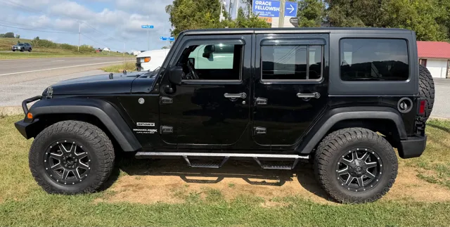 2018 Jeep Wrangler JK Unlimited Sport S - Photo 4