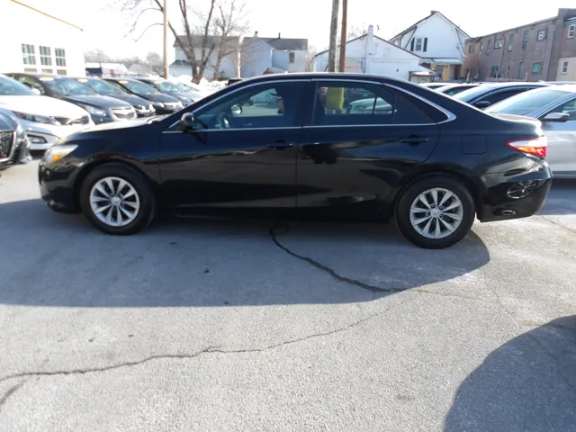 2017 Toyota Camry LE