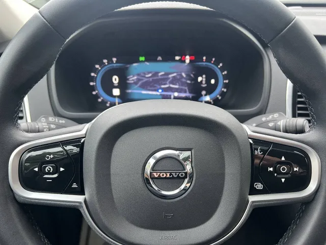 2023 Volvo XC90 Plus - Photo 32