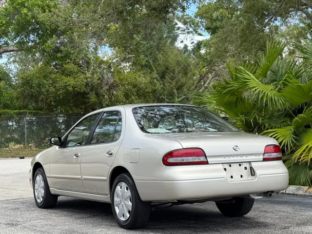 1995 Nissan Altima - Photo 12