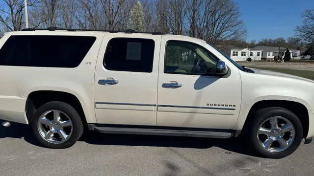 2013 Chevrolet Suburban LTZ - Photo 6