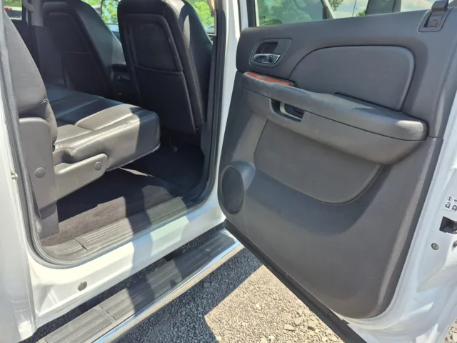 2011 Chevrolet Silverado 3500HD LTZ - Photo 8