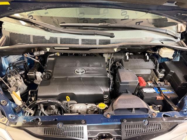 2012 Toyota Sienna Limited FWD 7-Passsenger V6