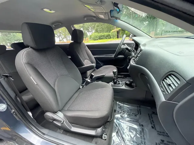 2011 Hyundai Accent GL - Photo 18
